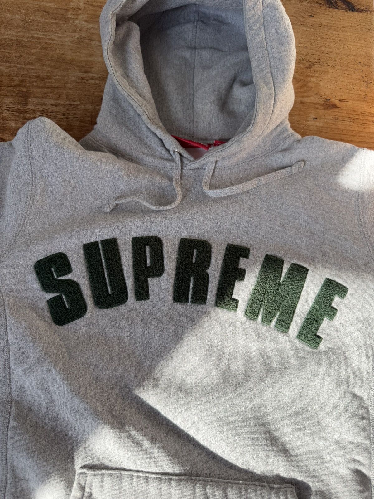 Supreme Supreme SS17 Grey Green Chenille Arc Logo Hoodie Size US M / EU 48-50 / 2 - 2 Thumbnail