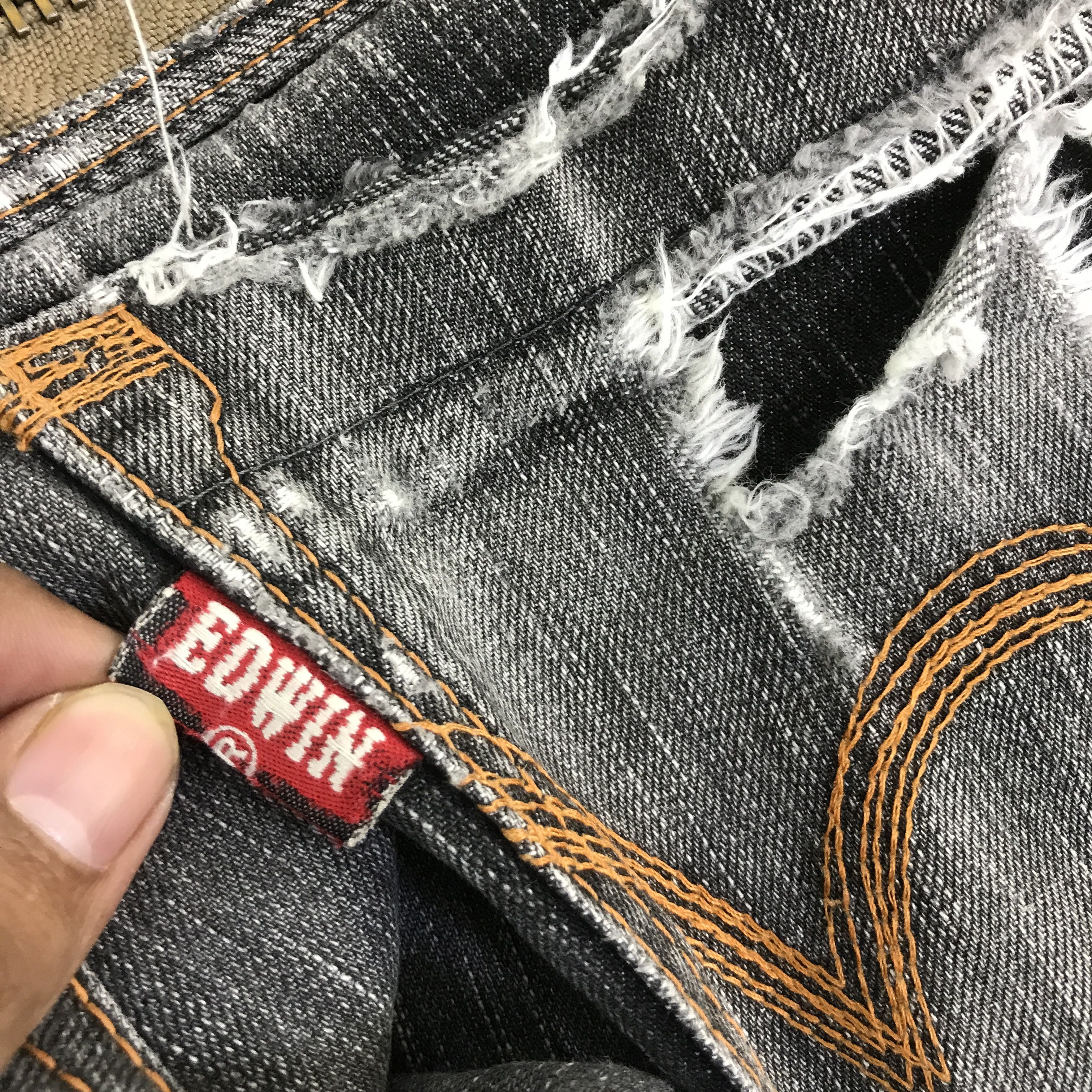 Edwin EDWIN BLACK FADED DENIM DISTRESSED JEANS PANTS K74B19 Size US 28 / EU 44 - 14 Thumbnail