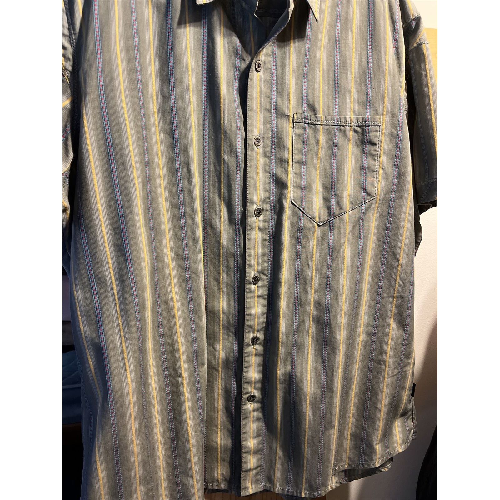 Kuhl Kuhl Men's L Gray Striped Button Down SS Cotton Poly Shirt Size US L / EU 52-54 / 3 - 5 Thumbnail