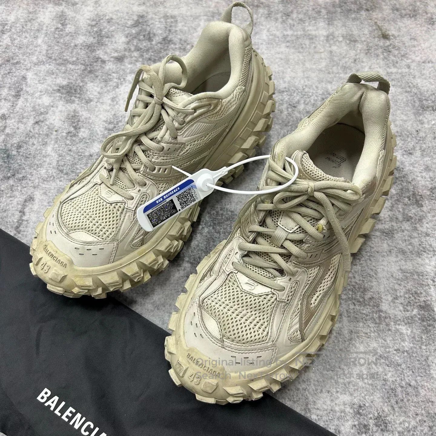 Balenciaga Balenciaga Defender Khaki Tire Sneakers. Size US 10 / EU 43 - 1 Thumbnail