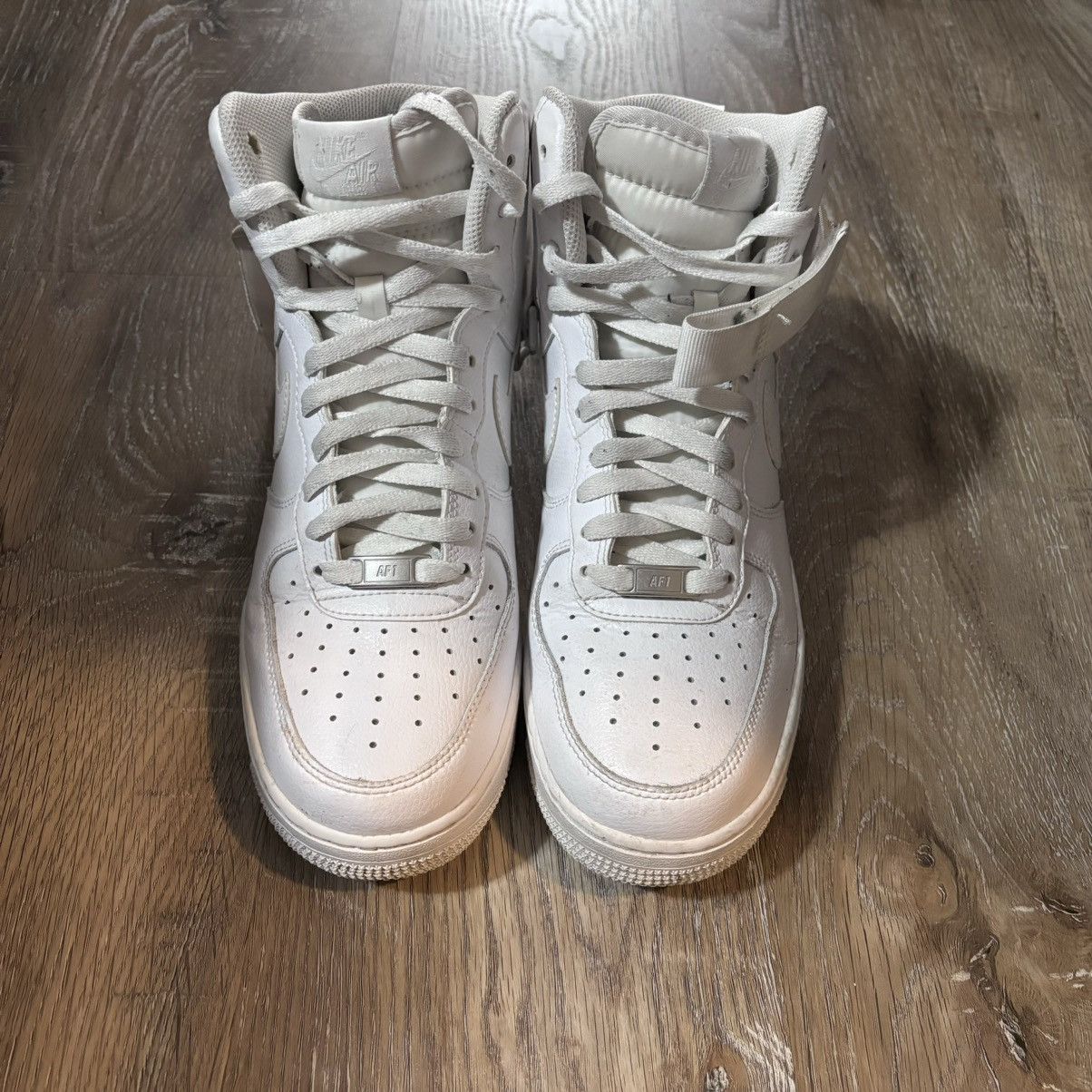 Nike Nike Air Force 1 High Triple White Size US 9.5 / EU 42-43 - 1 Thumbnail