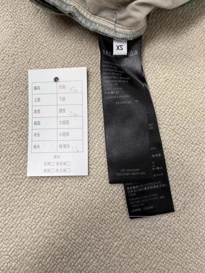 Balenciaga Balenciaga size XS Distressed Mid Rise Casual Flare Jeans Size 26" / US 2 / IT 38 - 5 Thumbnail