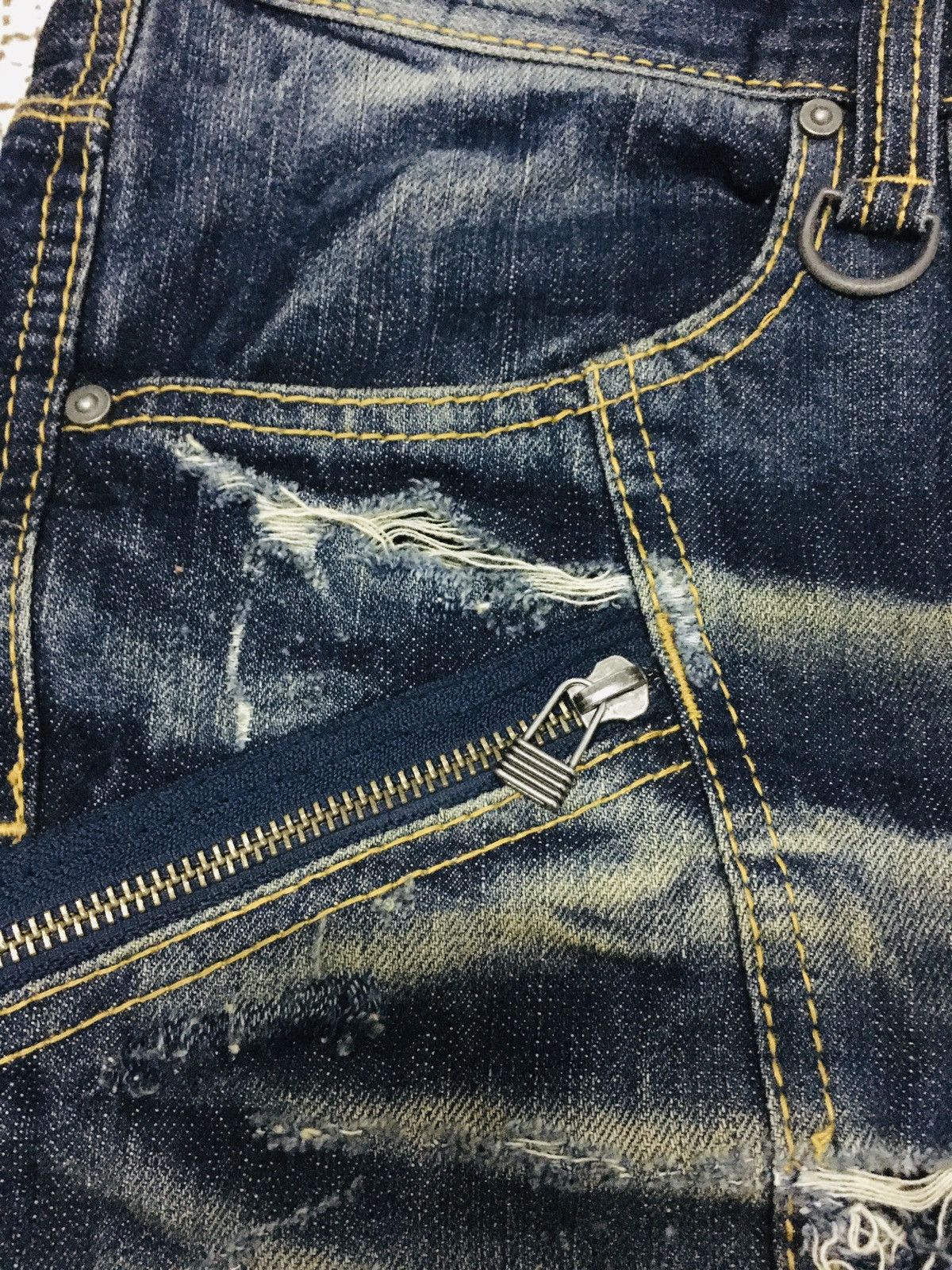 HIDEAWAYS × If Six Was Nine × Le Grande Bleu (L.G.B.) Hideaways Nicole Distressed Flare Jeans (Y01) Size US 32 / EU 48 - 17 Thumbnail
