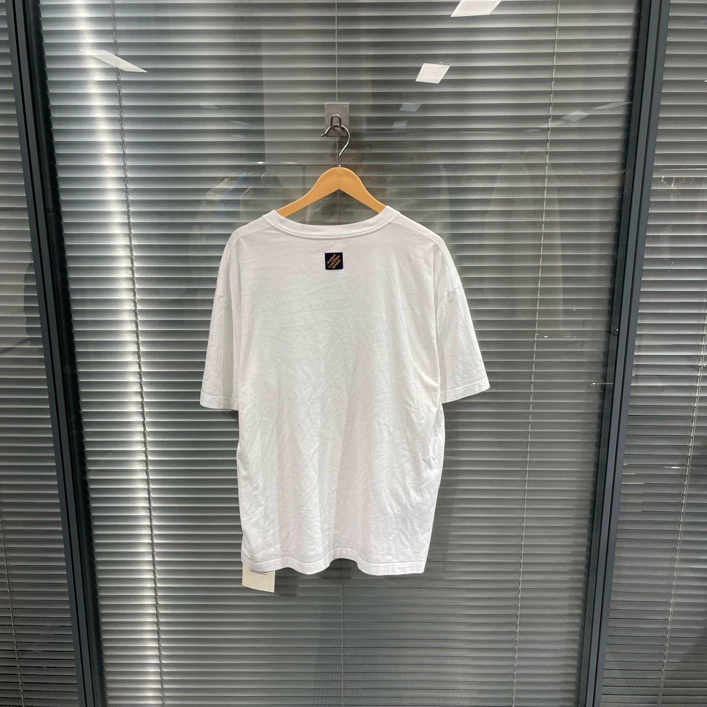 Louis Vuitton LV 25ss Men's White Logo Print SS XL 99N Size US XL / EU 56 / 4 - 2 Thumbnail