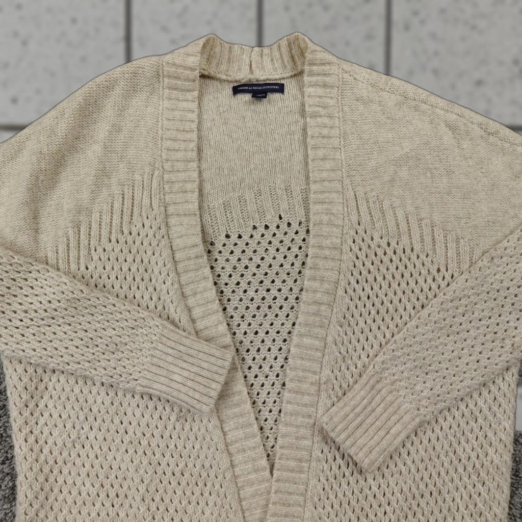 American Eagle Outfitters American Eagle Cardigan Womens M Beige Open Front Knit Sweater V-Neck Pockets Size M / US 6-8 / IT 42-44 - 1 Thumbnail