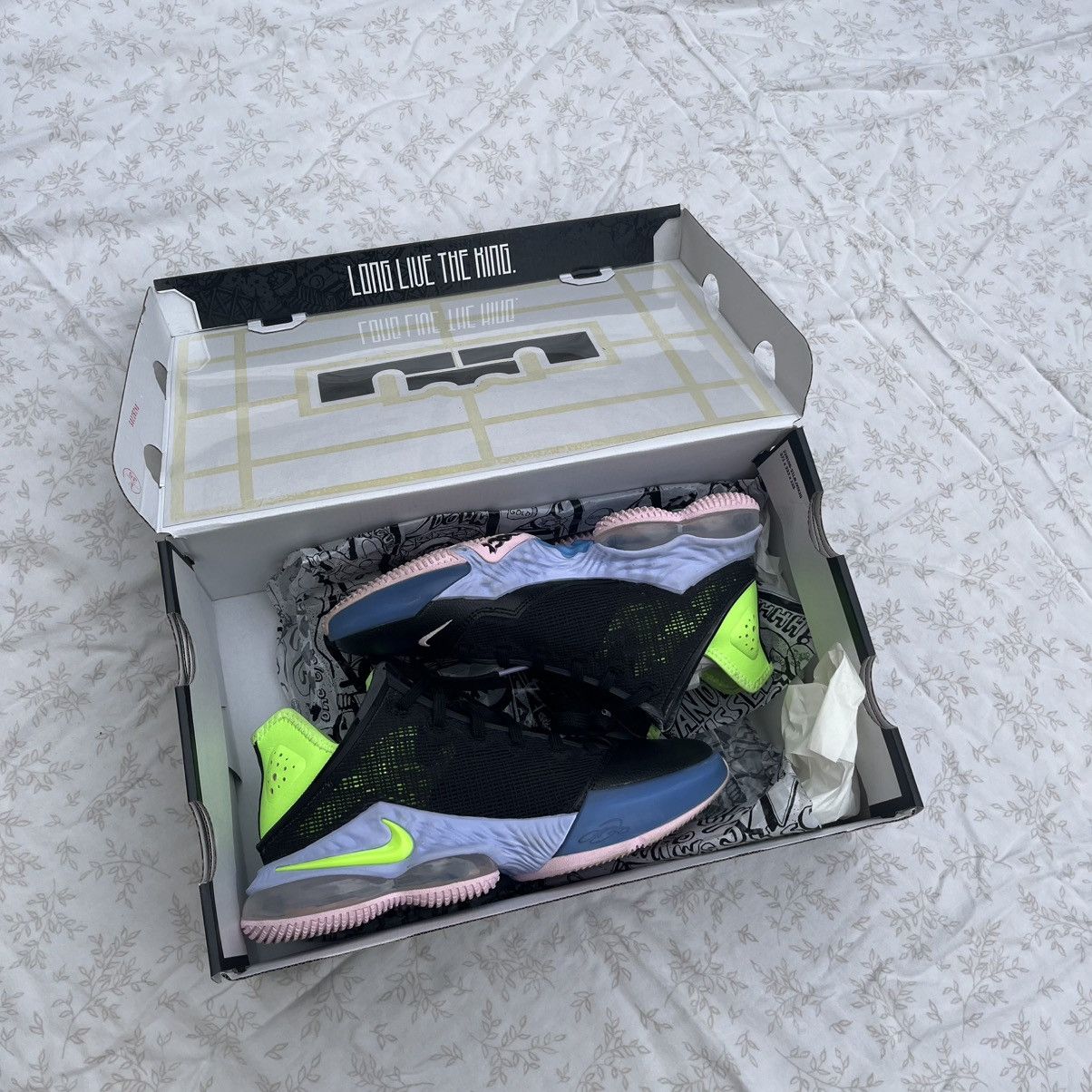 Nike Size 7 - Nike LeBron 19 Low Ghost Green Size US 7 / EU 40 - 1 Thumbnail