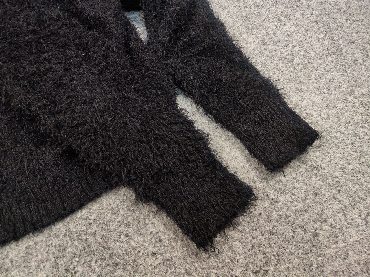 Japanese Brand Vintage 90's Japanese Mohair Black Style Fuzzy Sweater Y2K Size S / US 4 / IT 40 - 15 Thumbnail