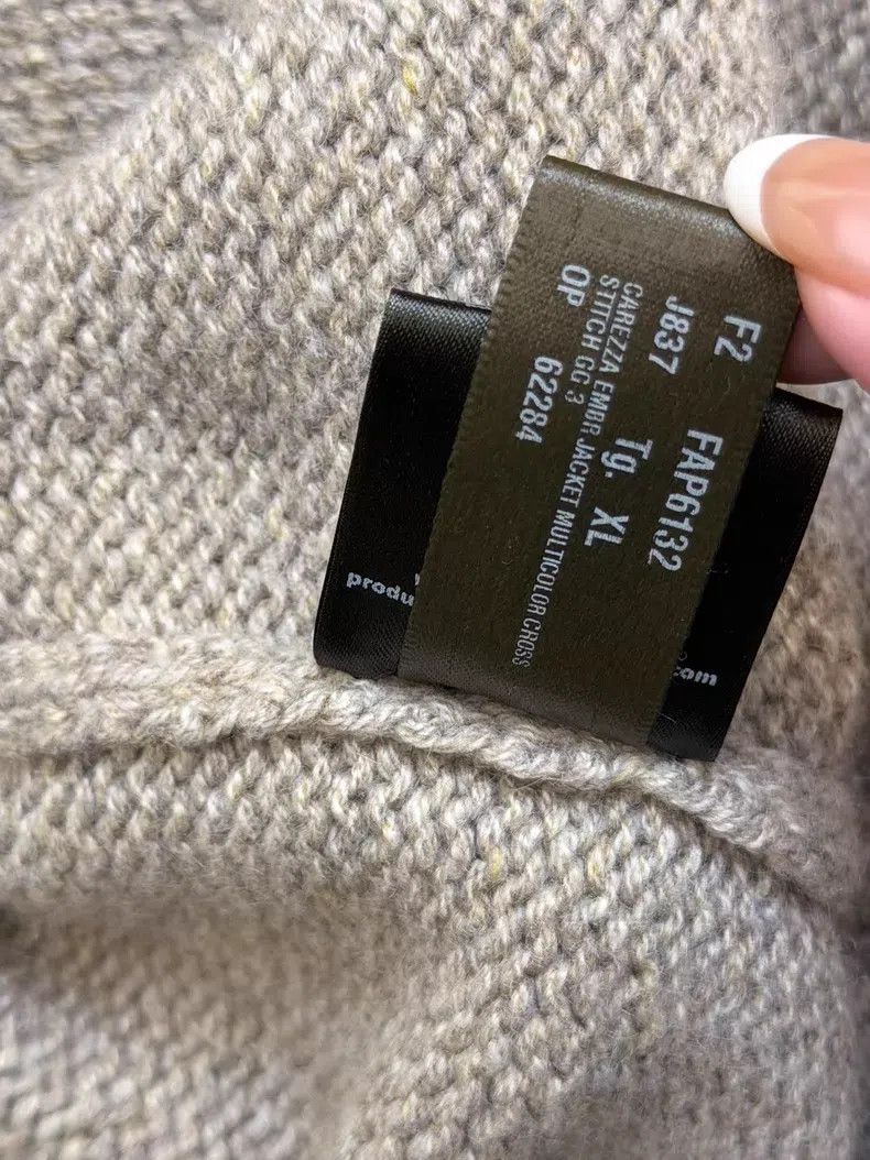 Loro Piana Loro Piana Autumn/Winter 2025 Oatmeal Cashmere Knit Jacket Size XL / US 12-14 / IT 48-50 - 7 Thumbnail