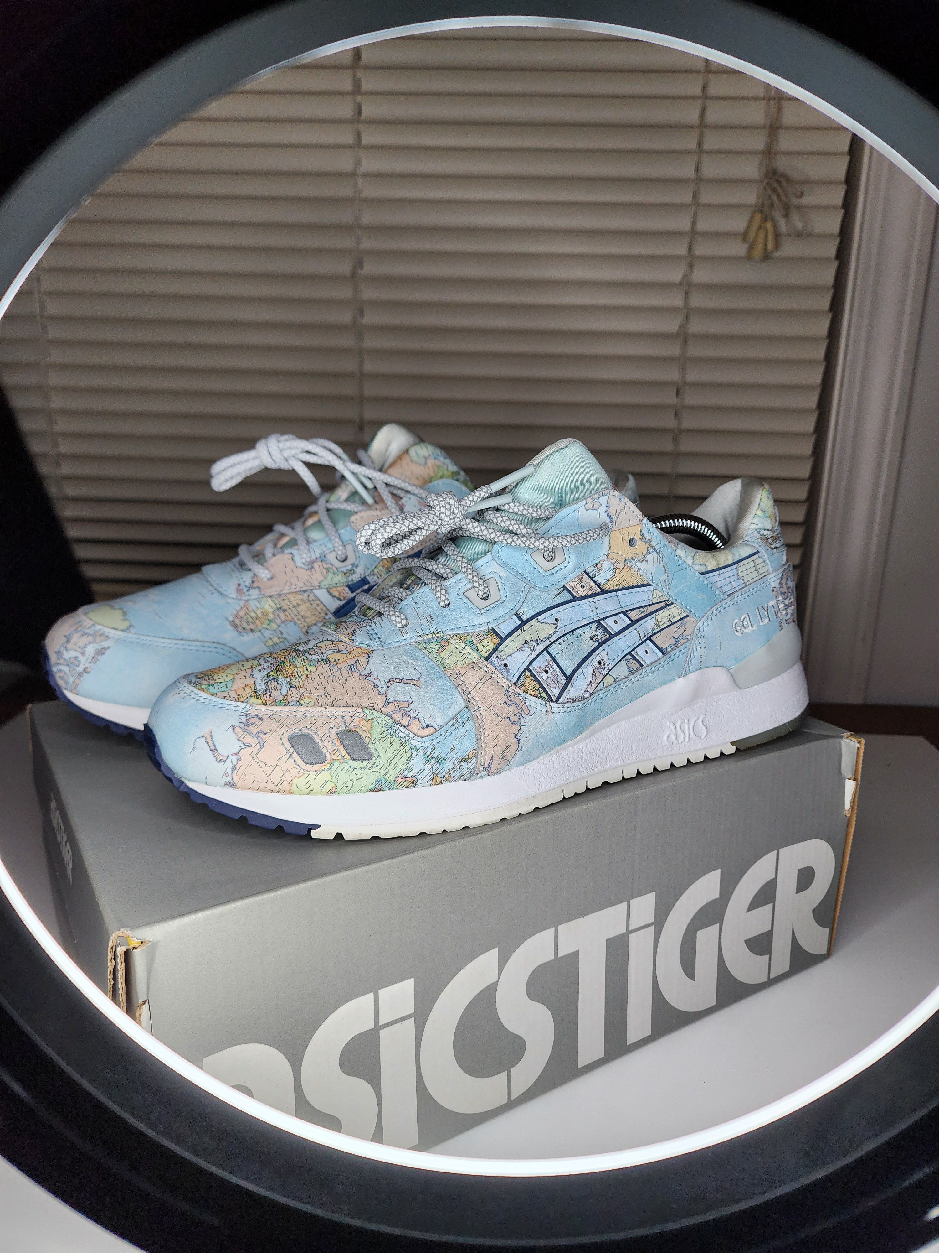 Asics atmos world map online