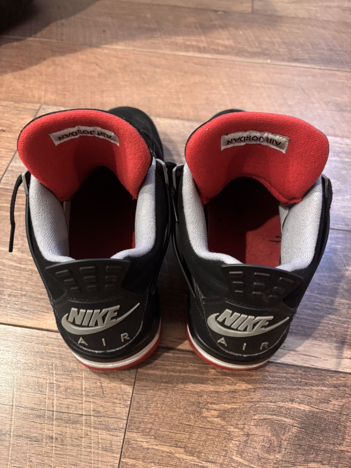 Air Jordan bred 4s
