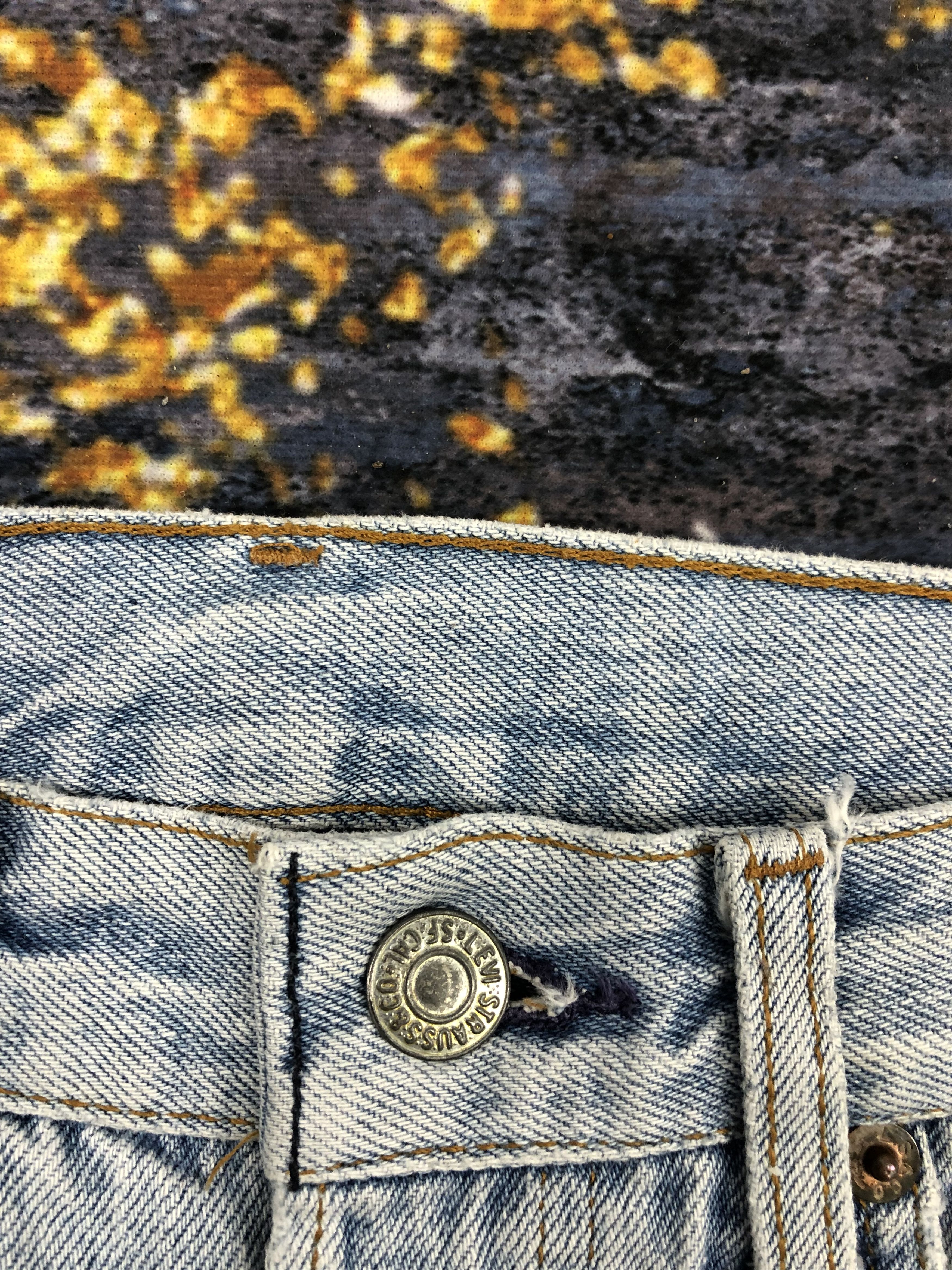 Levi's Vintage 90s Levi's 501 Light Washed Jeans DPP0070 Size US 30 / EU 46 - 8 Thumbnail
