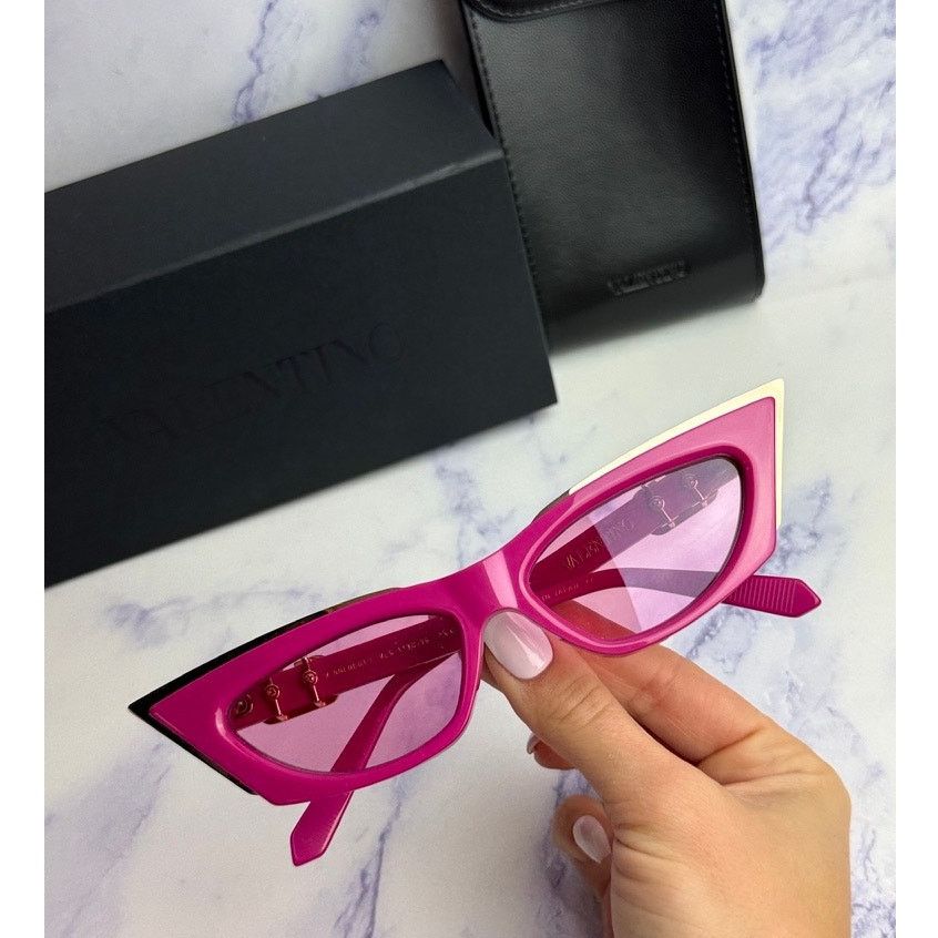 Valentino NEW Valentino V-Goldcut VLS113-C Pink Cat Eye Sunglasses Size ONE SIZE - 1 Thumbnail
