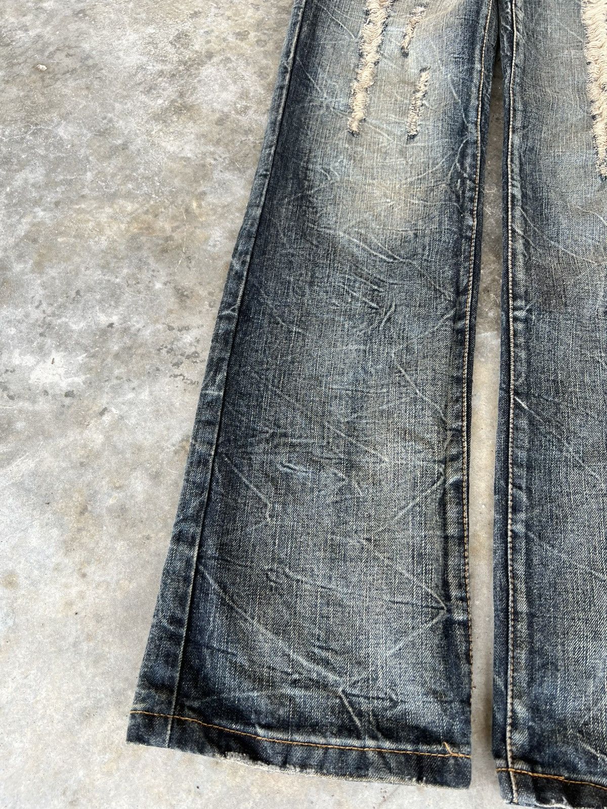 Japanese Brand K.U.I BONES DISTRESSED CLAW JEANS VERY RARE Size US 33 - 3 Thumbnail