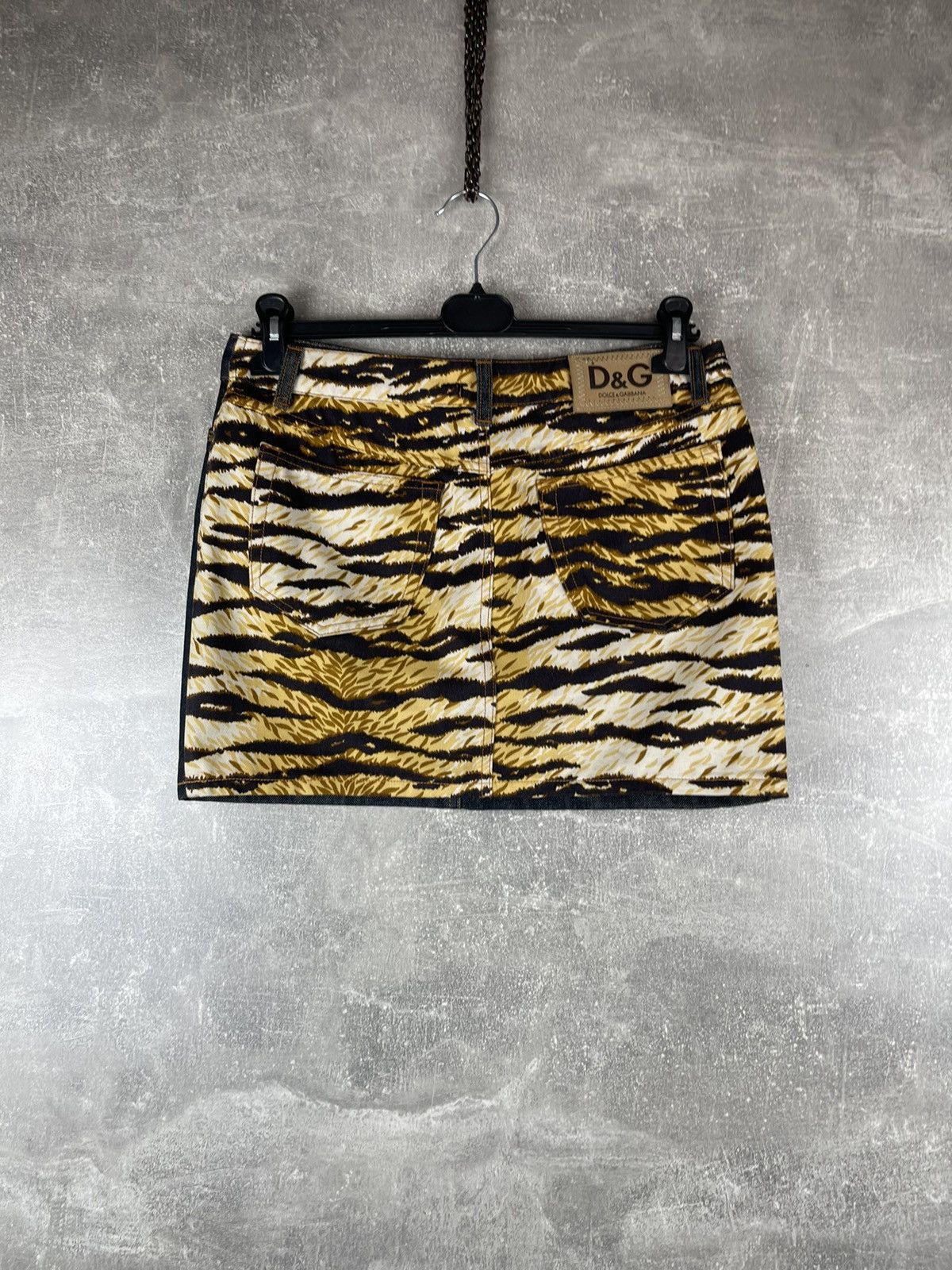 Dolce & Gabbana Vintage Dolce Gabbana Tiger Print Denim Mini Skirt Size 30" / US 8 / IT 44 - 1 Thumbnail