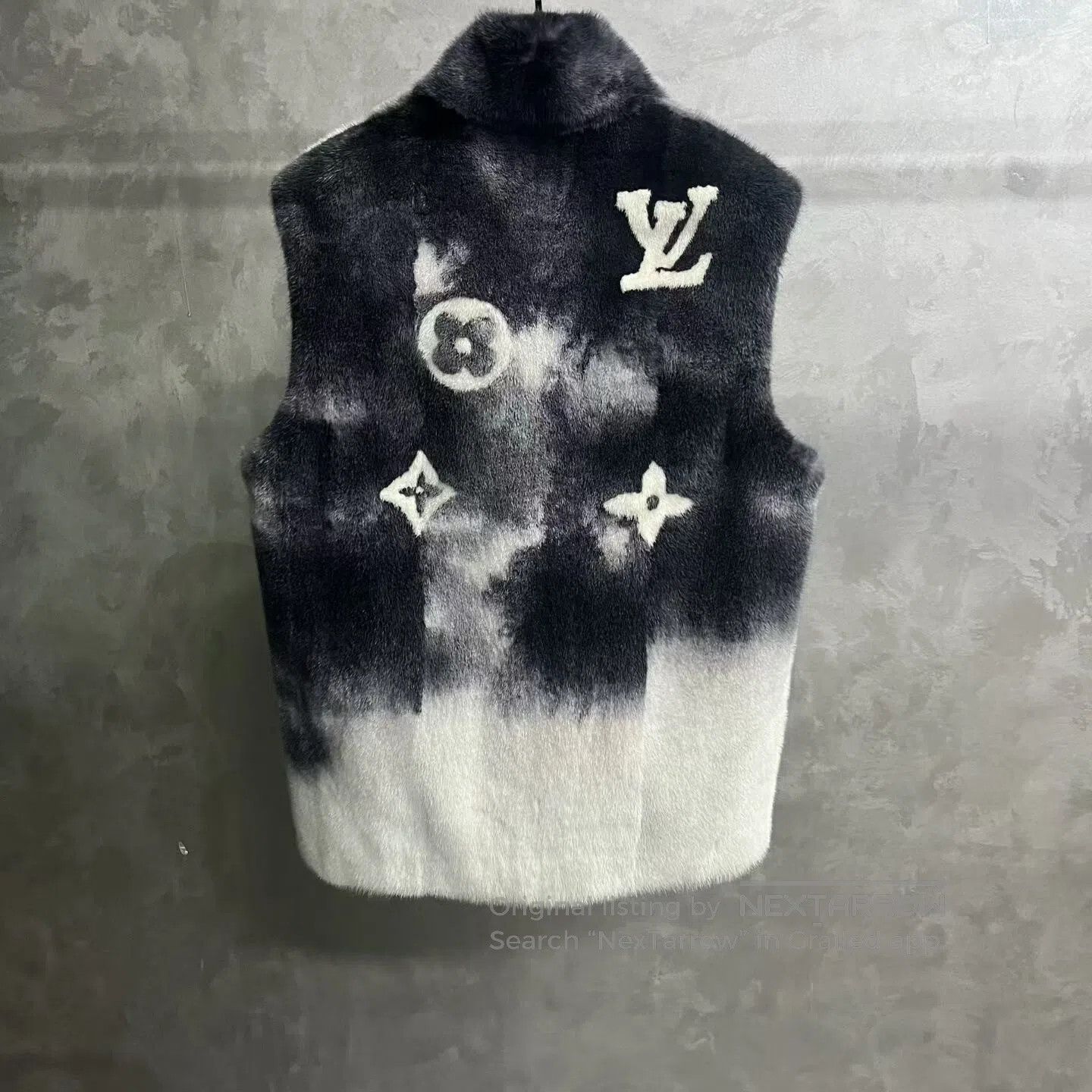 Louis Vuitton Louis Vuitton Shirtless vest with a collar, logo printed o Size US S / EU 44-46 / 1 - 5 Thumbnail