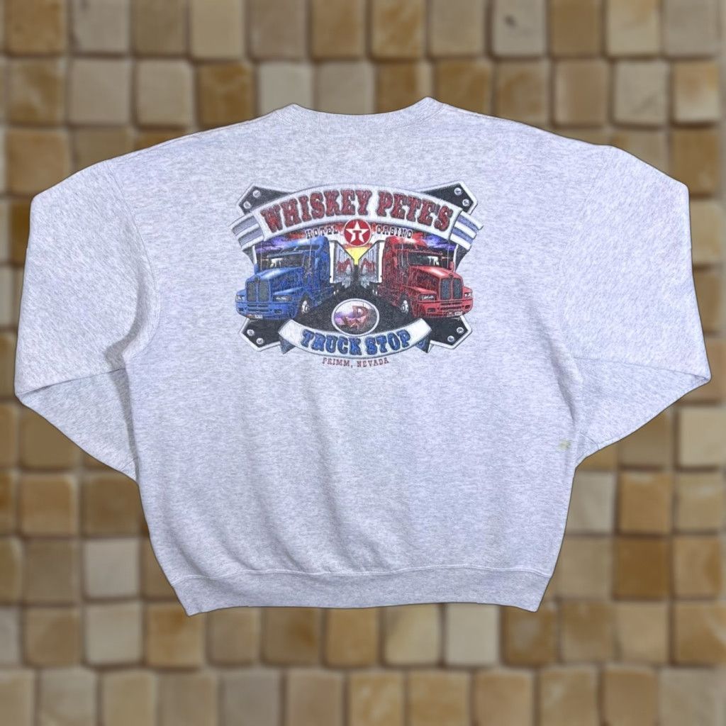 Fruit Of The Loom VINTAGE Whiskey Pete's Truck Stop "Primm, Nevada" Souvenir Grey Sweatshirt XXL Mens Sweatshirt Grey 1990s Primm Nevada Graphic Print on Chest and Back Size US XXL / EU 58 / 5 - 1 Thumbnail