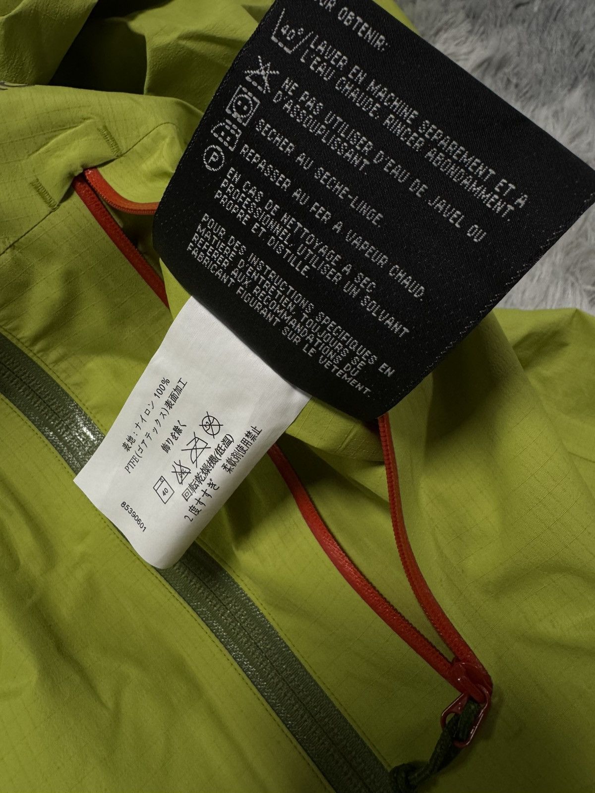 Arc'teryx Arc'teryx GORE-TEX Paclite Jacket Size XL Bright Citron/Lime Size US XL / EU 56 / 4 - 8 Thumbnail