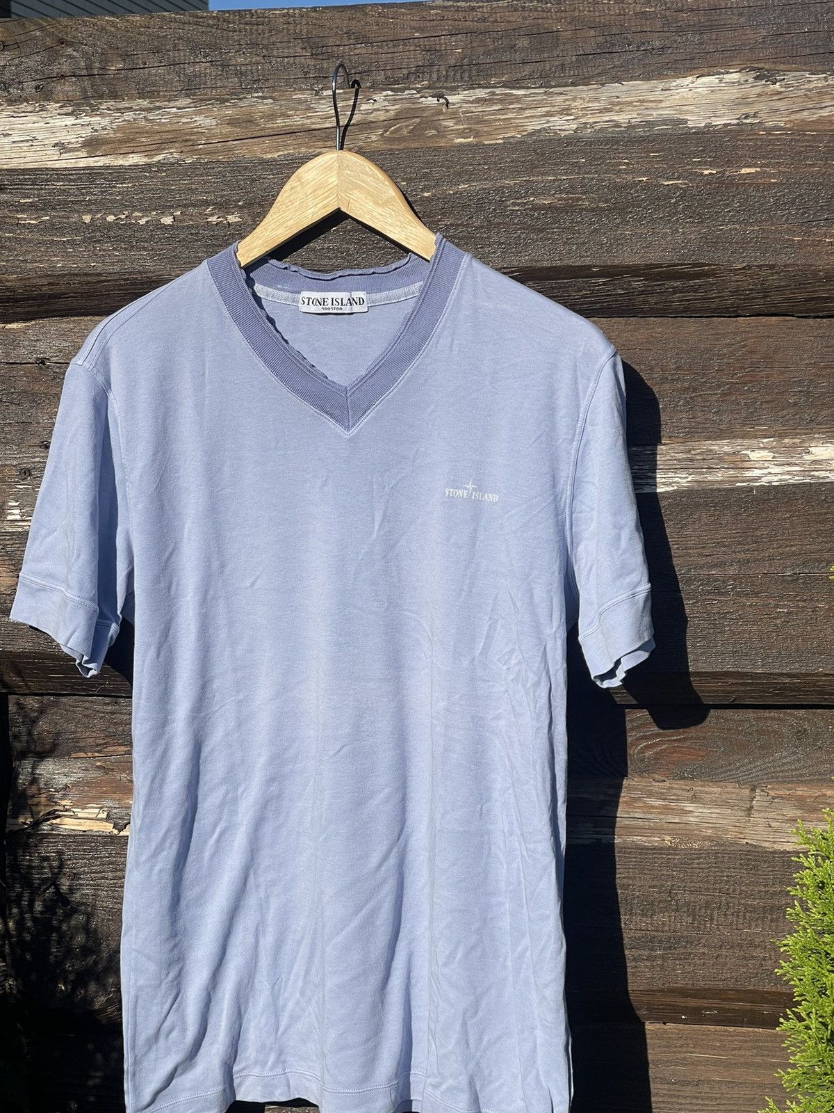 Stone Island Stone Island v-neck logo vintage tee Size US L / EU 52-54 / 3 - 2 Thumbnail
