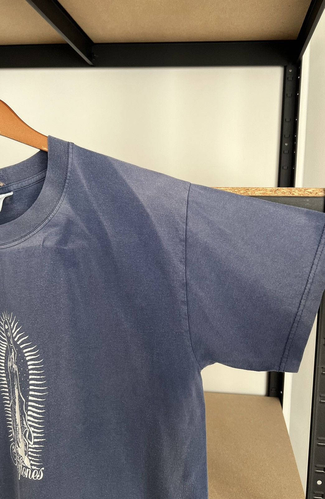 Band Tees Vintage 2000s Deftones Virgin Mary Y2k Faded Navy T-shirt Size US M / EU 48-50 / 2 - 10 Thumbnail