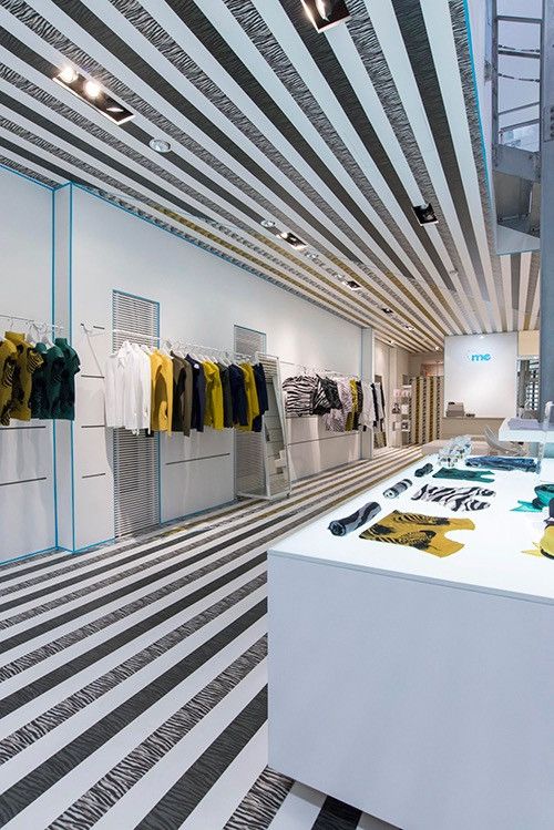 Issey Miyake S/S 2014 me Issey Miyake Pleated Top Yellow and Black Zebra Size XS / US 0-2 / IT 36-38 - 10 Thumbnail