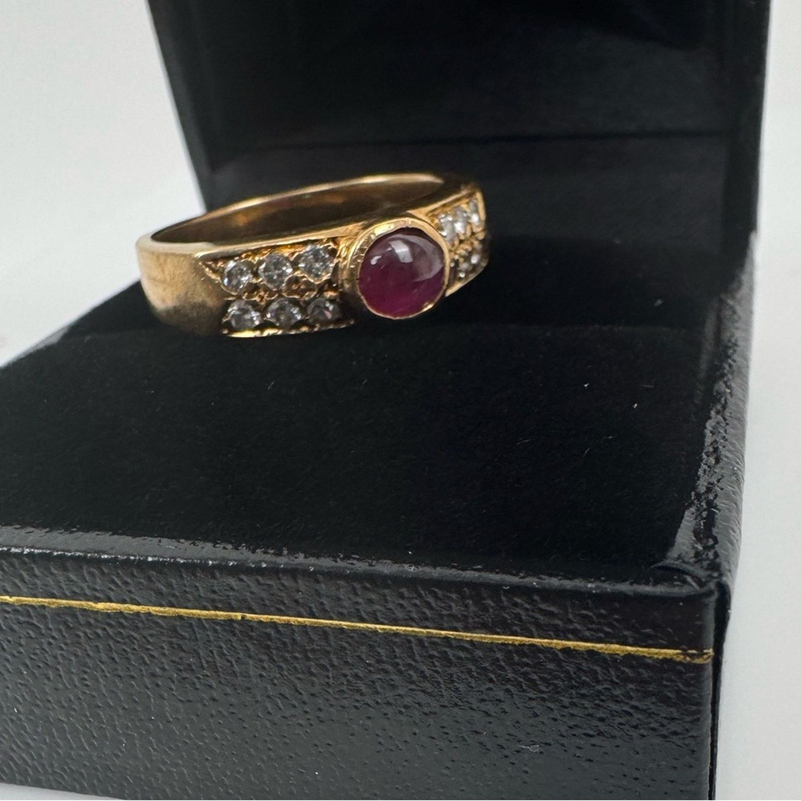 Other Cabochon Ruby ring set with diamond stones set in an 18 k Size ONE SIZE - 3 Thumbnail