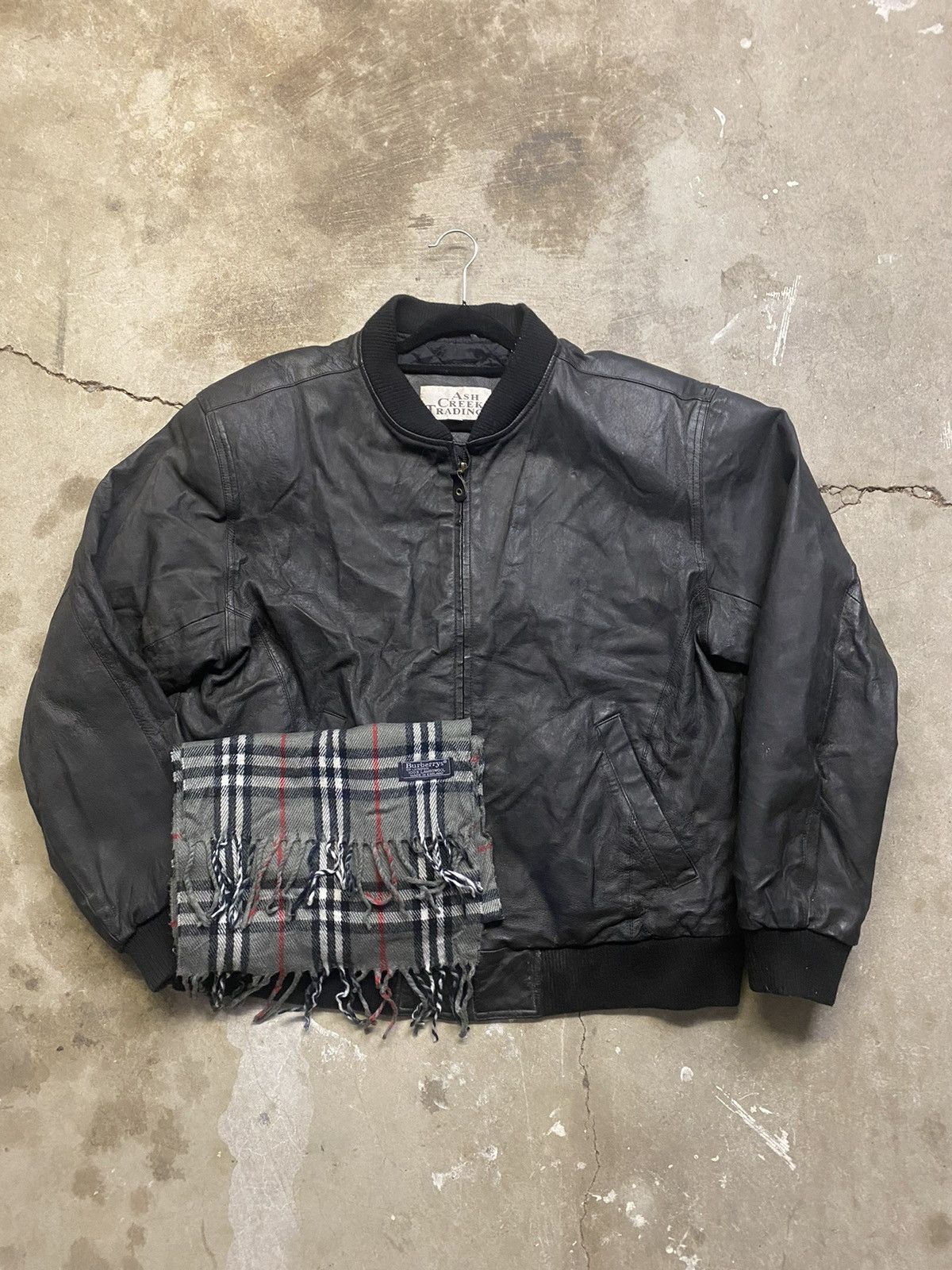 Other Leather bomber jacket paired with free Burberry scarf Size US XL / EU 56 / 4 - 1 Thumbnail