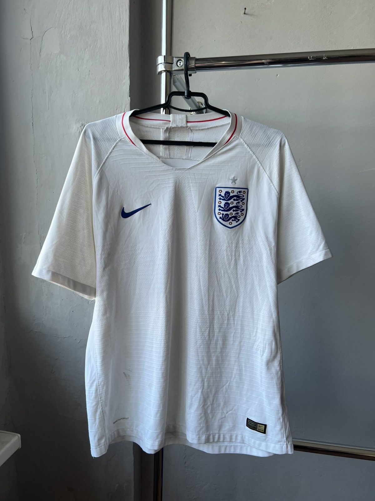 Nike 2018/19 ENGLAND TEAM HOME PLAYER ISSUED SOCCER JERSEY Size US XL / EU 56 / 4 - 2 Thumbnail