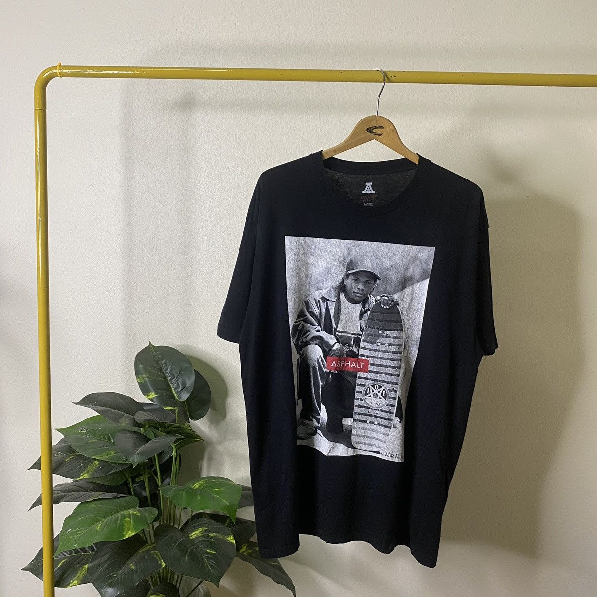 Asphalt Asphalt Skateboard x Eazy E Rapper Rare T Shirt Size US XL / EU 56 / 4 - 1 Thumbnail