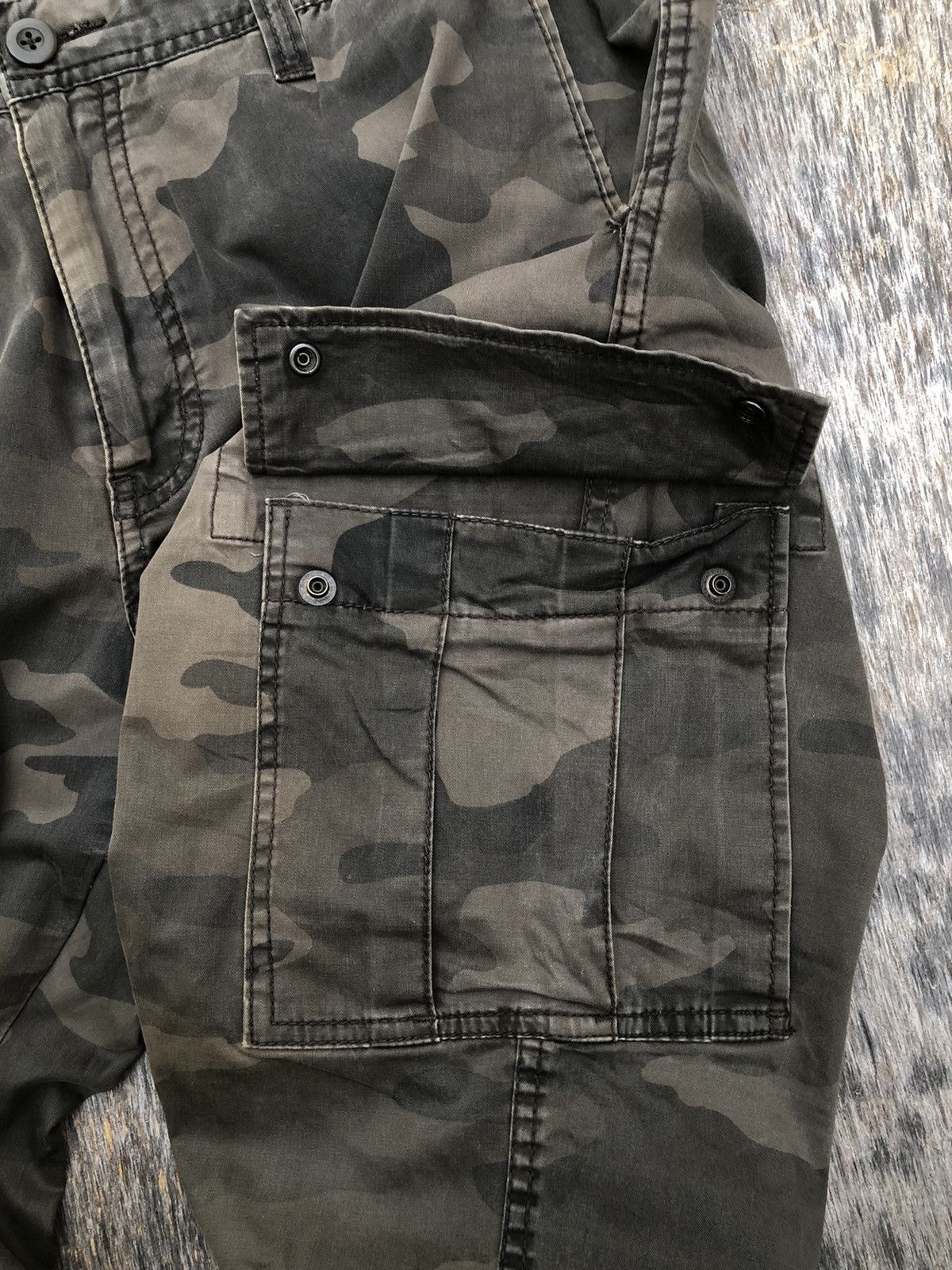 Japanese Brand Camouflage Cargo Multipocket Tactical Utility Pants W37xL37 Size US 37 - 7 Thumbnail
