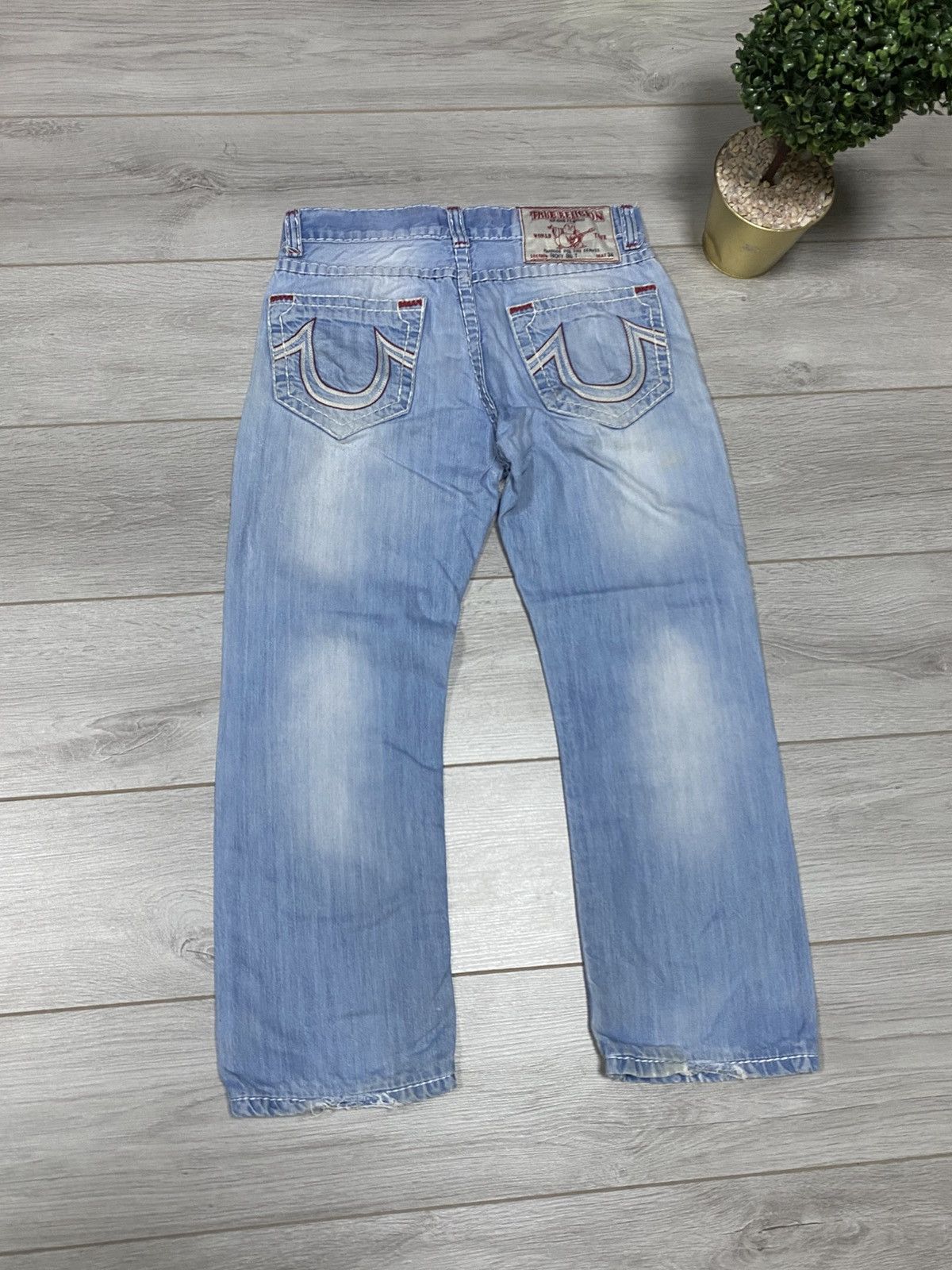 True Religion True Religion horse shoes distressed vintage jeans stitched Size US 31 - 9 Thumbnail