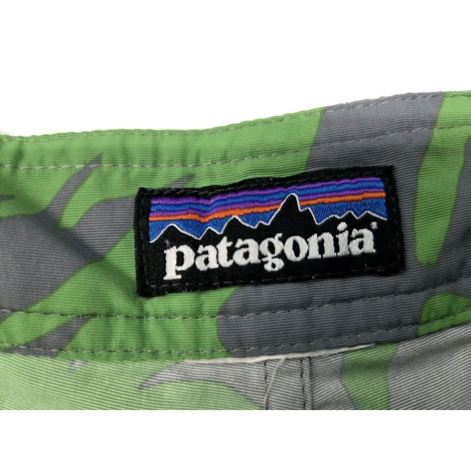 Patagonia Patagonia Mens Board Shorts Green/Grey Side Zip Pocket Drawstring Nylon 32 Camouflage Beach Surfing Womens? Size US 32 / EU 48 - 4 Thumbnail