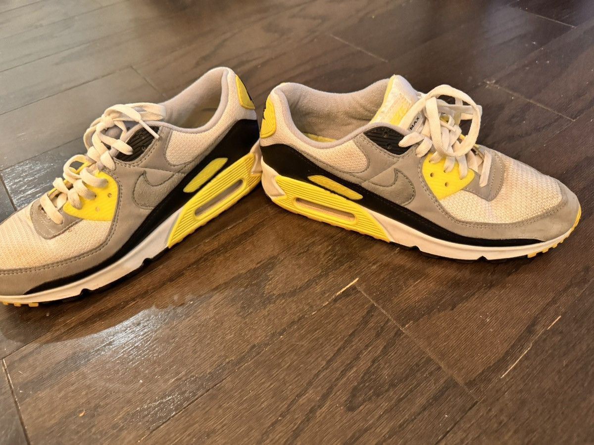 Nike akers Nike Air Max 90 Volt 2020 CD0881-103 Size US 10 / EU 43 - 2 Thumbnail