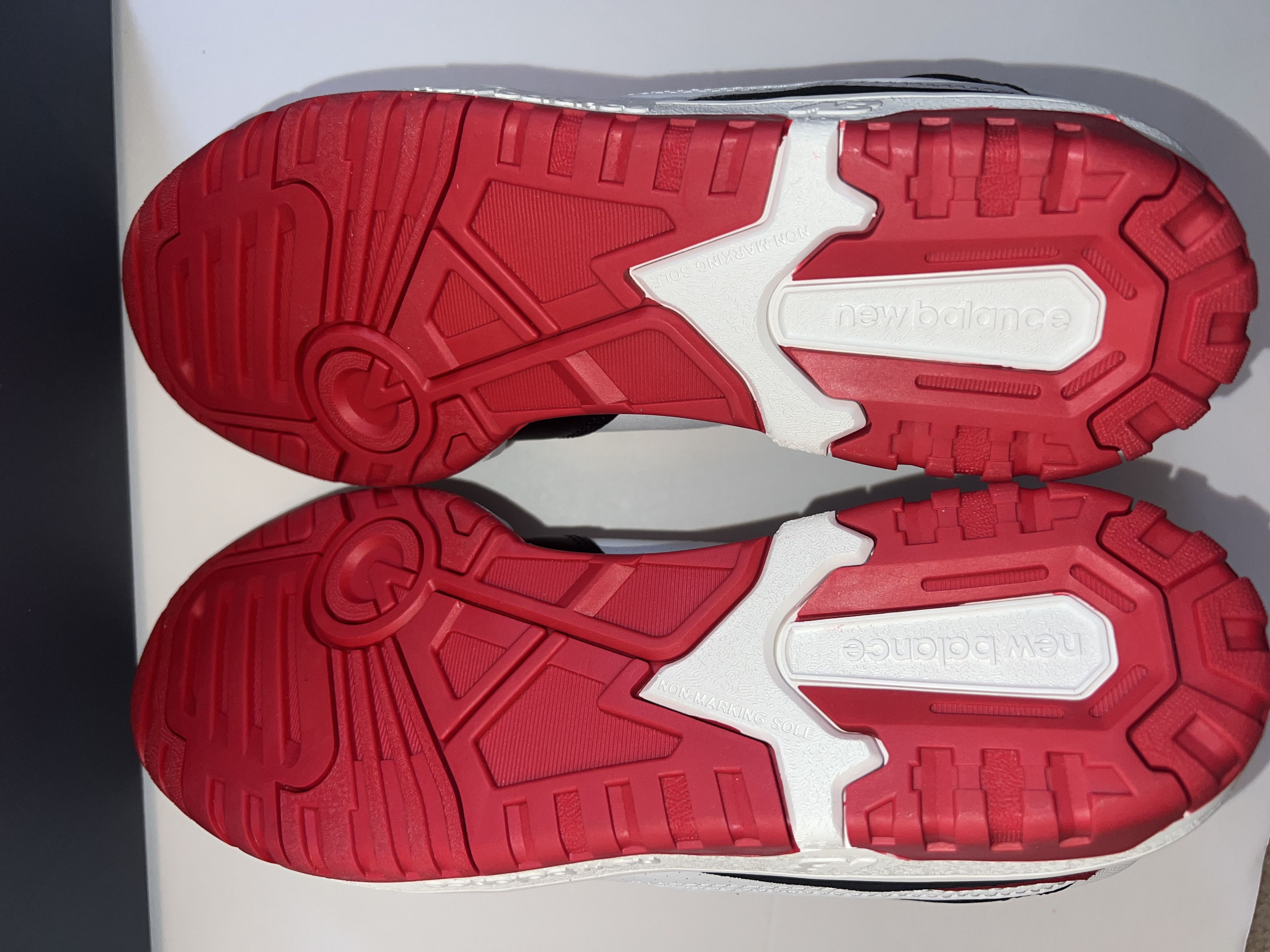New Balance New Balance 550 Red/White/Black Size US 8.5 / EU 41-42 - 6 Thumbnail