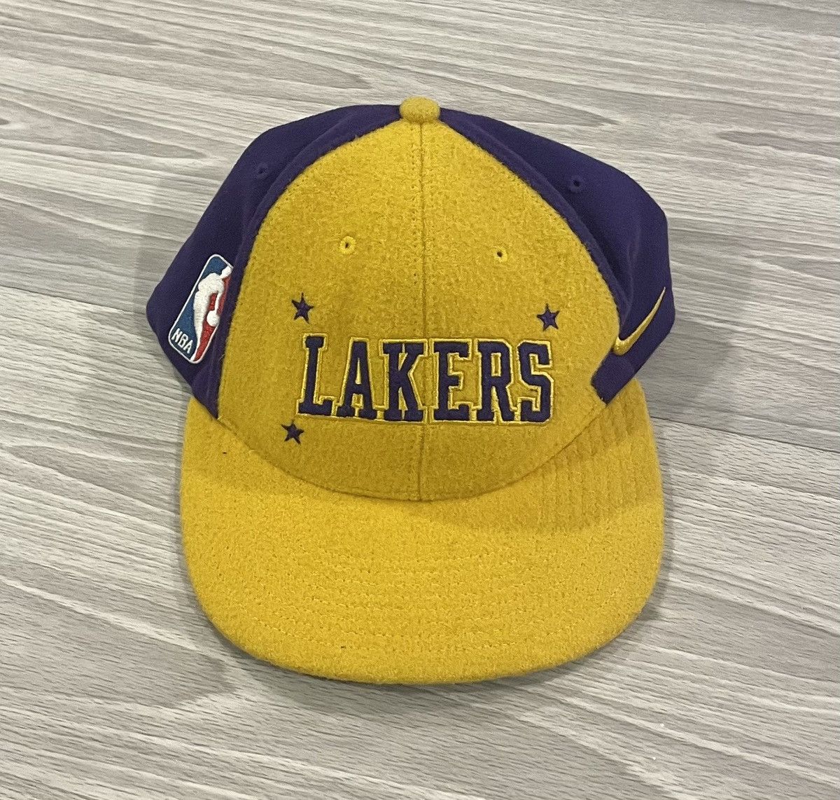 Nike Vintage Nike LA Lakers Wool Fitted Hat Mens Size Large 7 3/8 Size ONE SIZE - 1 Thumbnail
