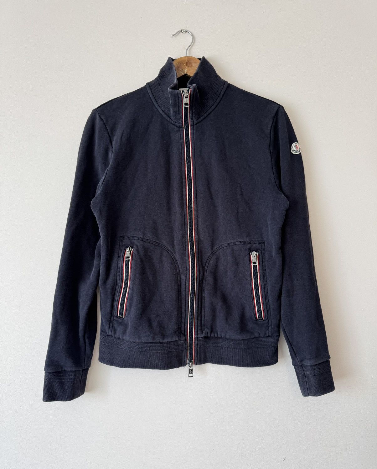 チマローザ【MONCLER】MAGLIA CARDIGAN ダブルジップ Moncler Moncler Maglia Cardigan Double Big Badge Zip Sweatshirt