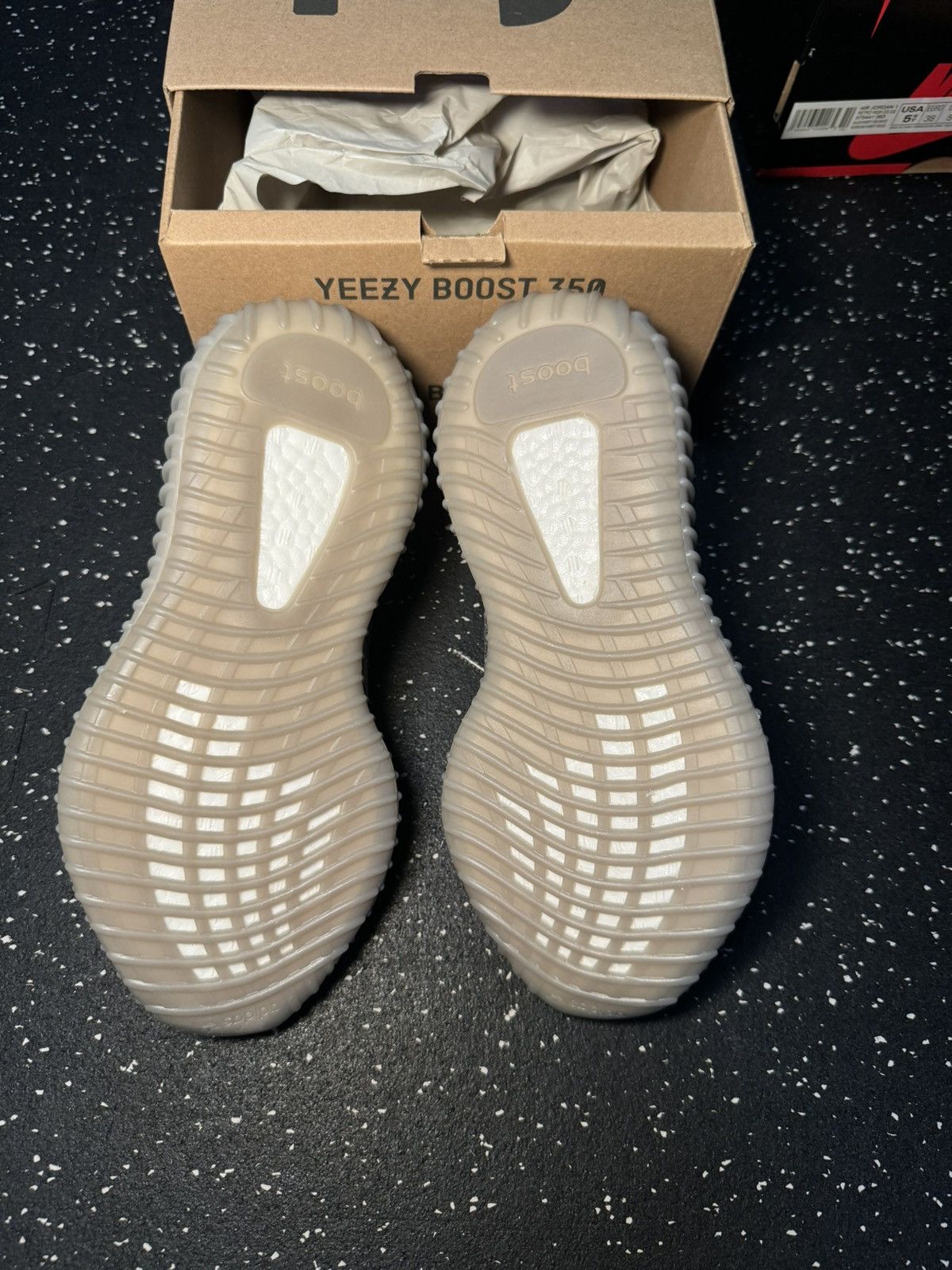 Adidas × Yeezy adidas Yeezy Boost 350 V2 Beluga Reflective (Size 6) Size US 6 / EU 39 - 7 Thumbnail