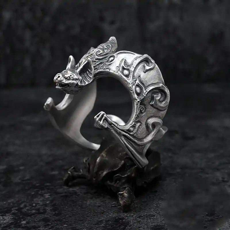 Jewelry × Vintage Vintage Relief Pipistrellus Flapping Bats Ring Size ONE SIZE - 5 Thumbnail