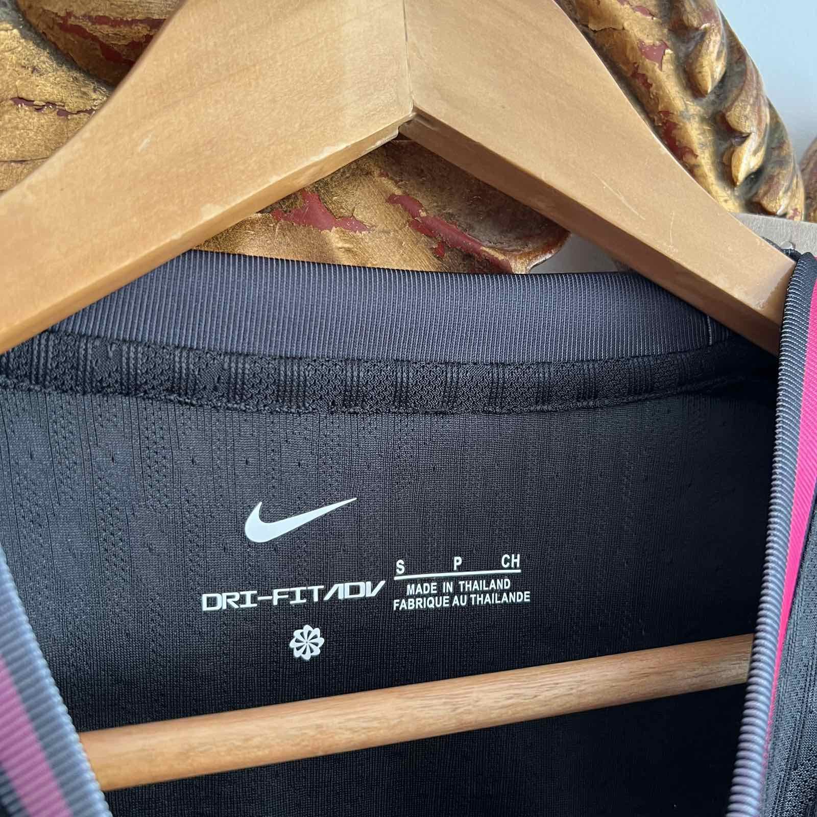 Nike Nike PSG Paris Saint-Germain Dri-fit Swoosh Jersey Size US S / EU 44-46 / 1 - 5 Thumbnail