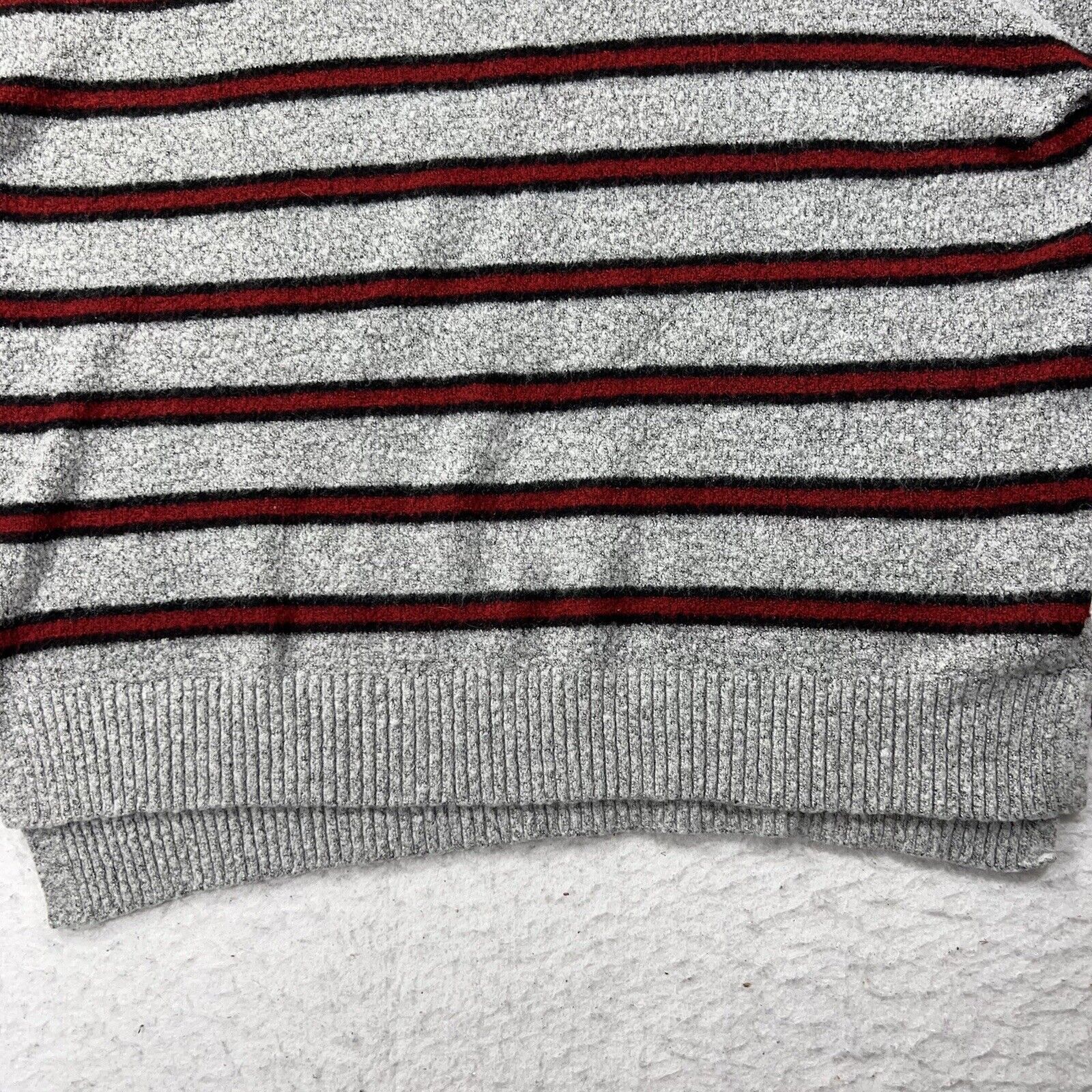 Other Romeo + Juliet Couture Gray Red Black Crewneck Sweater Size M / US 6-8 / IT 42-44 - 4 Thumbnail