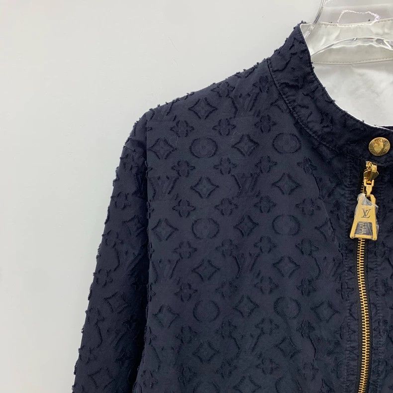 Louis Vuitton Louis Vuitton 22 color-block, full-print, reversible aviat Size XS / US 0-2 / IT 36-38 - 9 Thumbnail