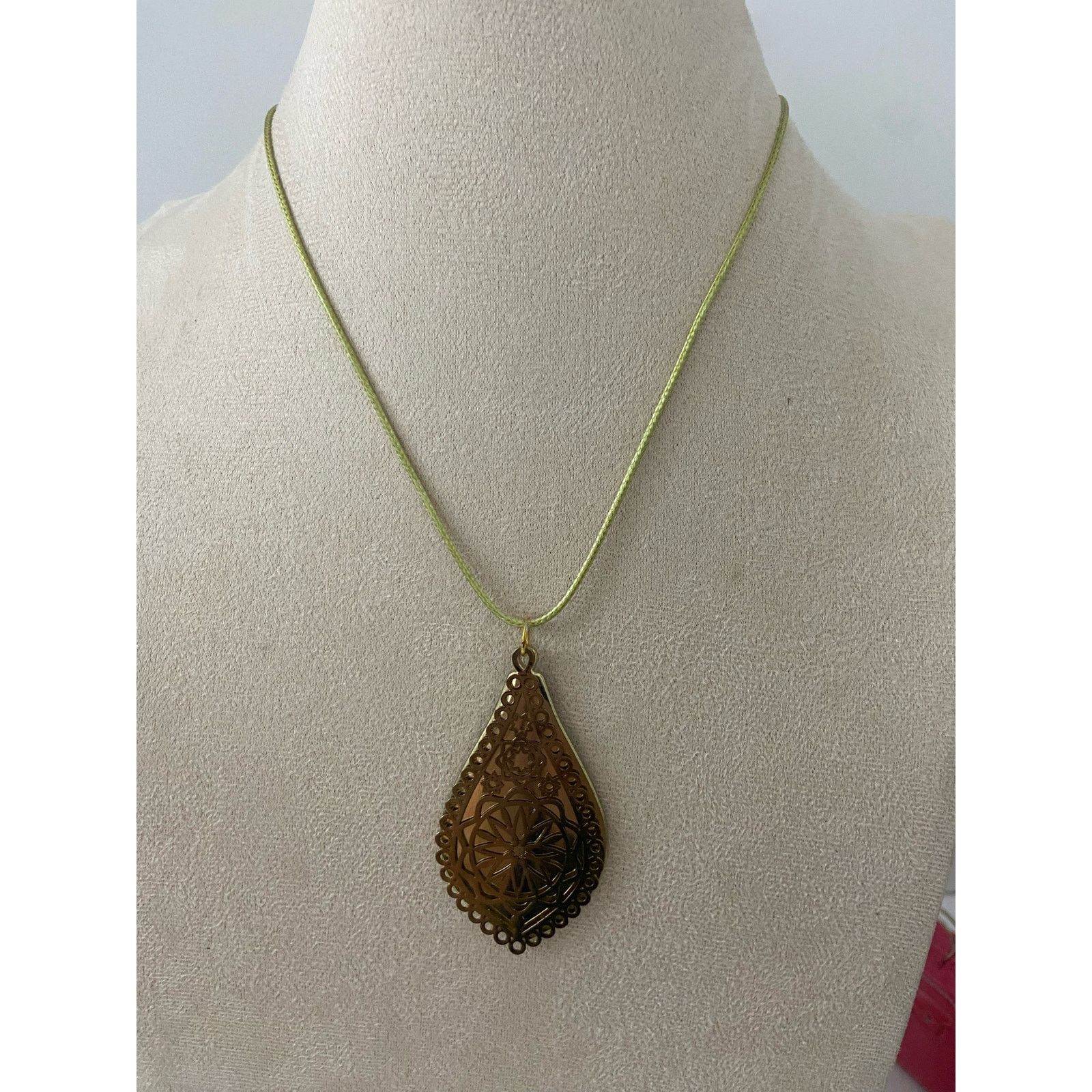 Handmade teardrop pendant necklace Size ONE SIZE - 3 Thumbnail