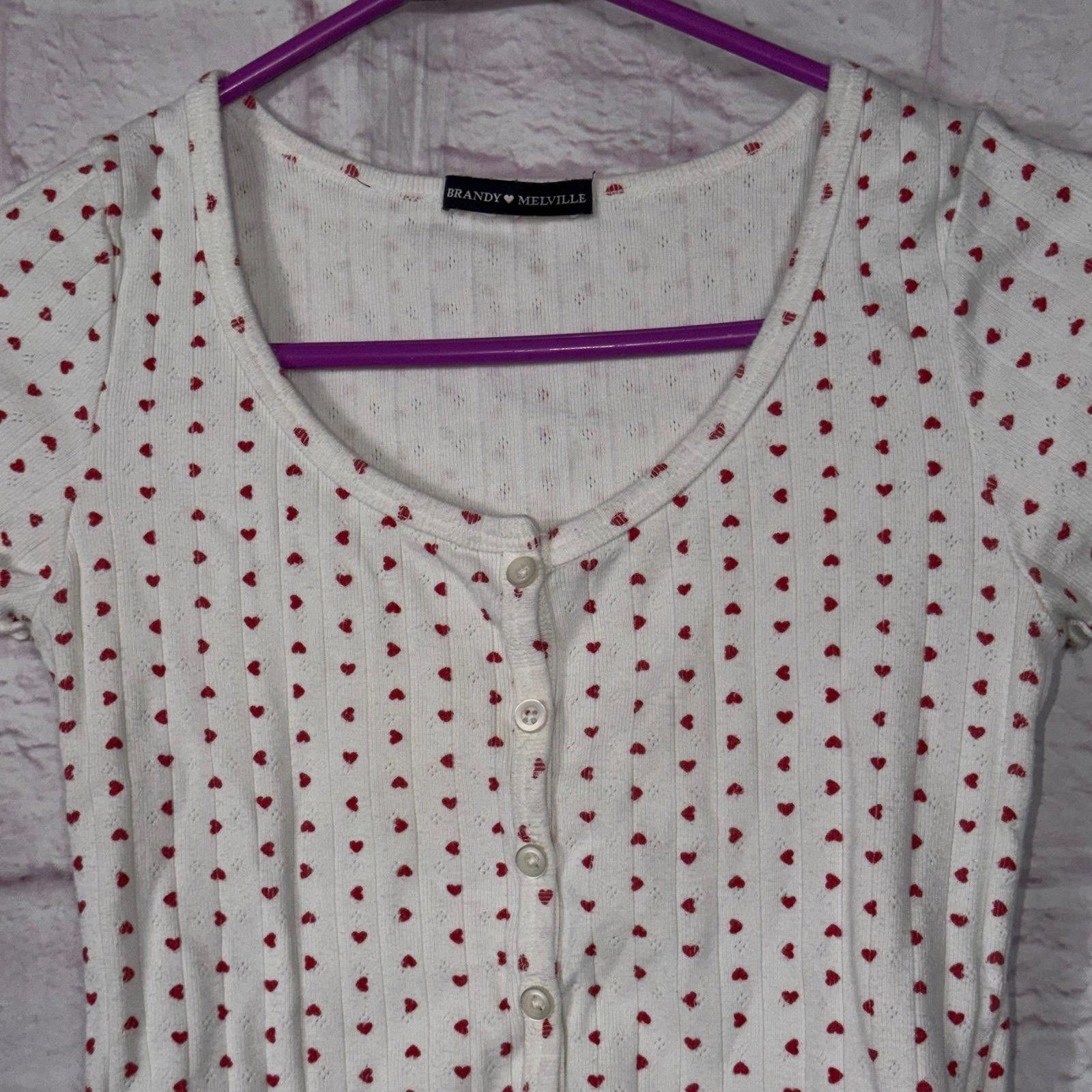 Other Brandy Melville Heart Pattern Button-Up Shirt Size 2 Size XS / US 0-2 / IT 36-38 - 2 Thumbnail