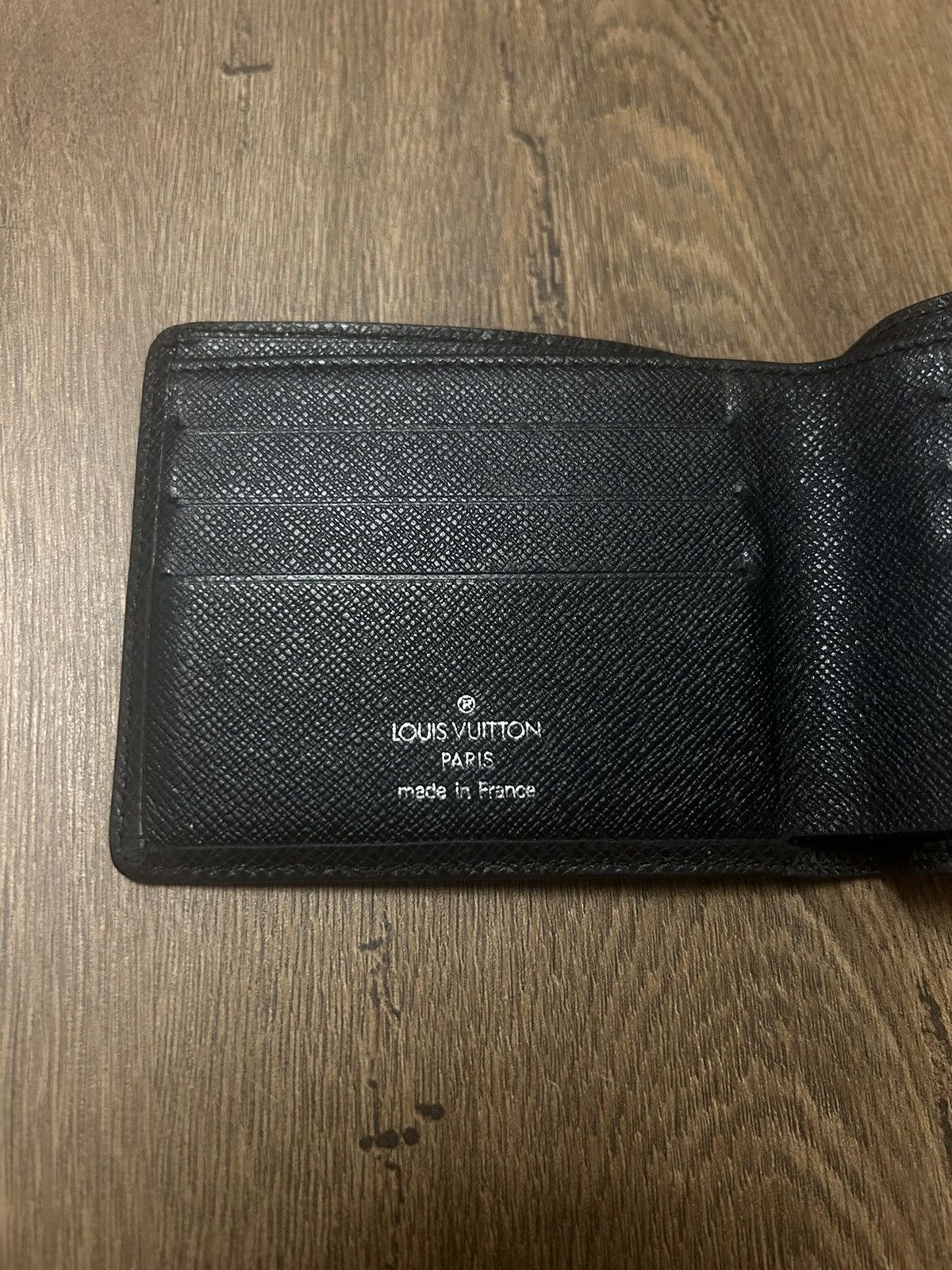 Louis Vuitton Louis Vuitton Black Taiga Leather Bifold Men’s Wallet Size ONE SIZE - 5 Thumbnail