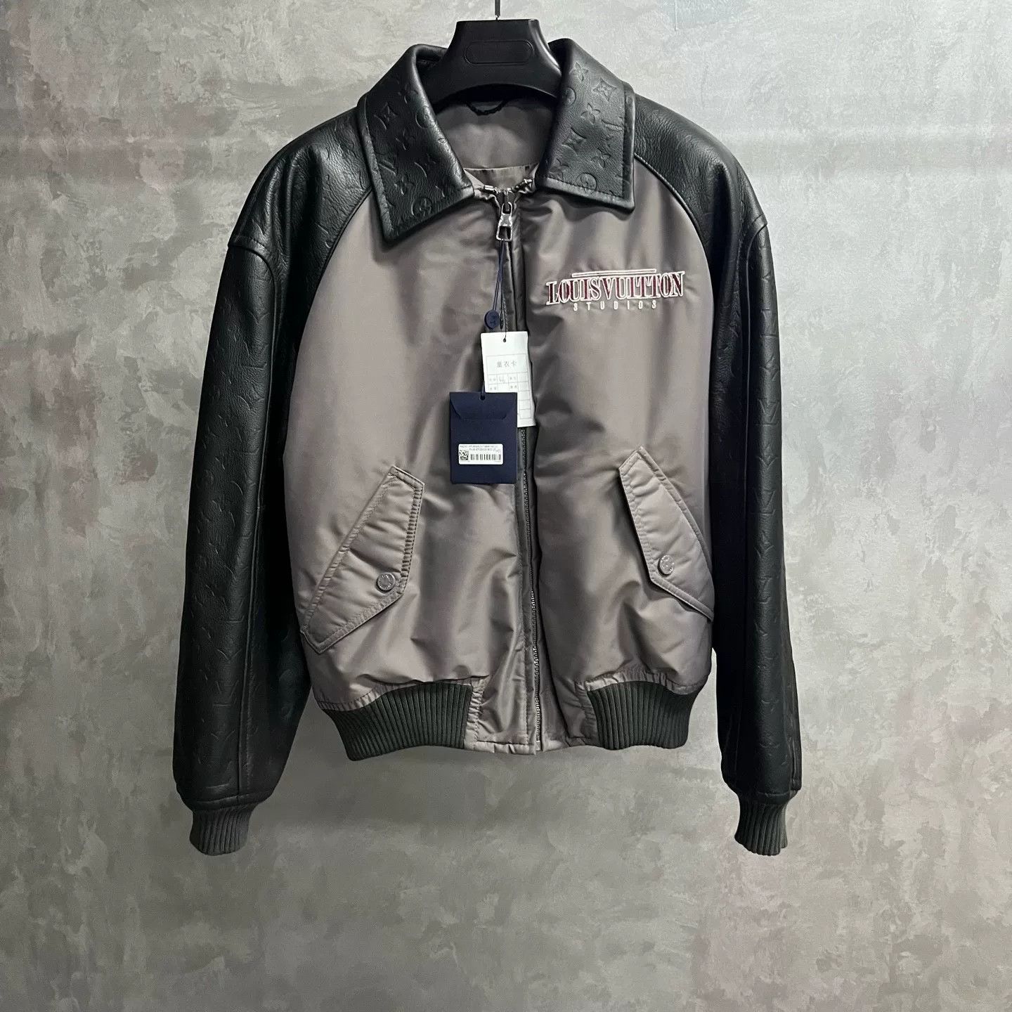 Louis Vuitton Louis Vuitton Retro Printed Gray Light Jacket xs Men Size US XS / EU 42 / 0 - 1 Thumbnail