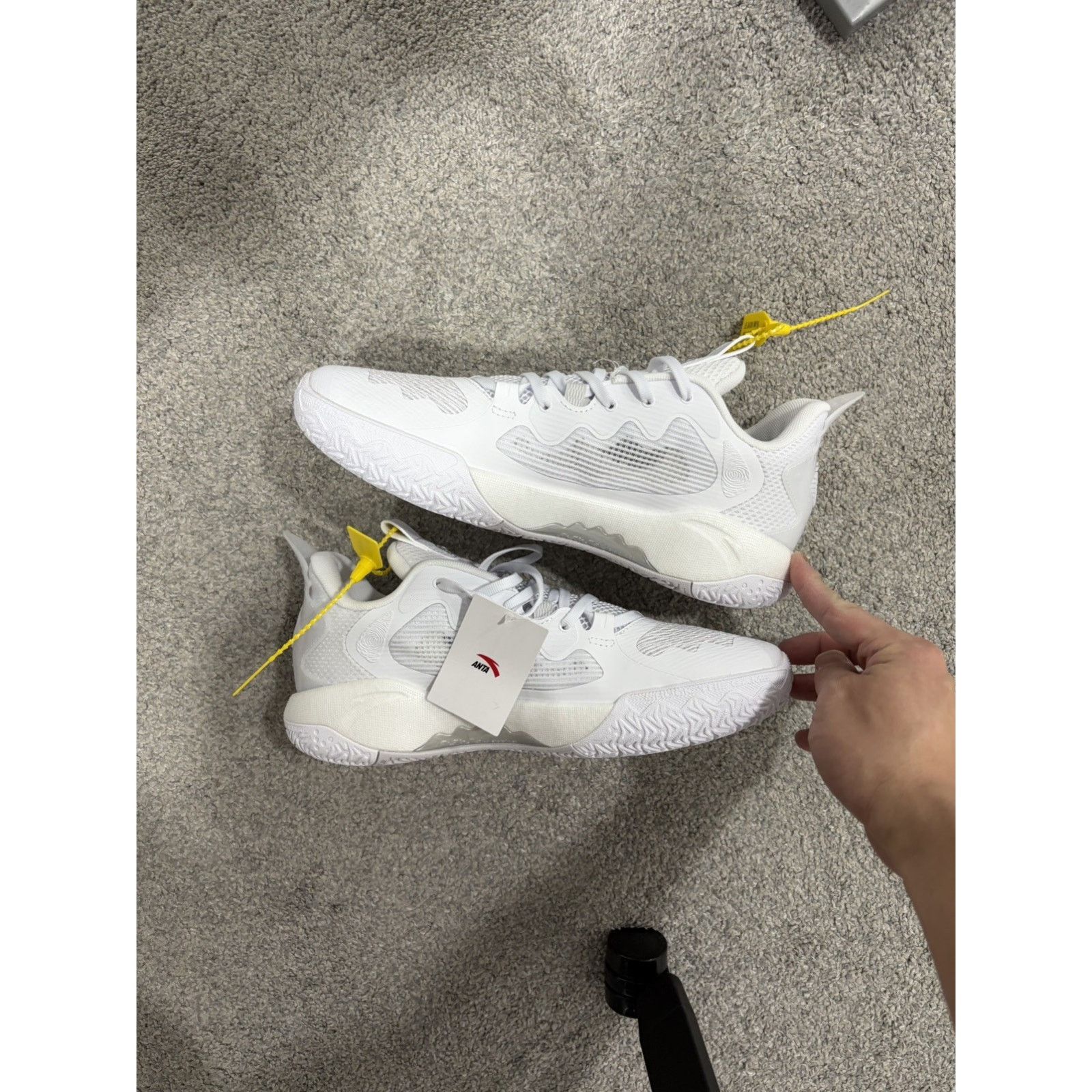 Other Size 9 Mens, ANTA Shock Wave 5 White - Kyrie Irving Size US 9 / EU 42 - 3 Thumbnail