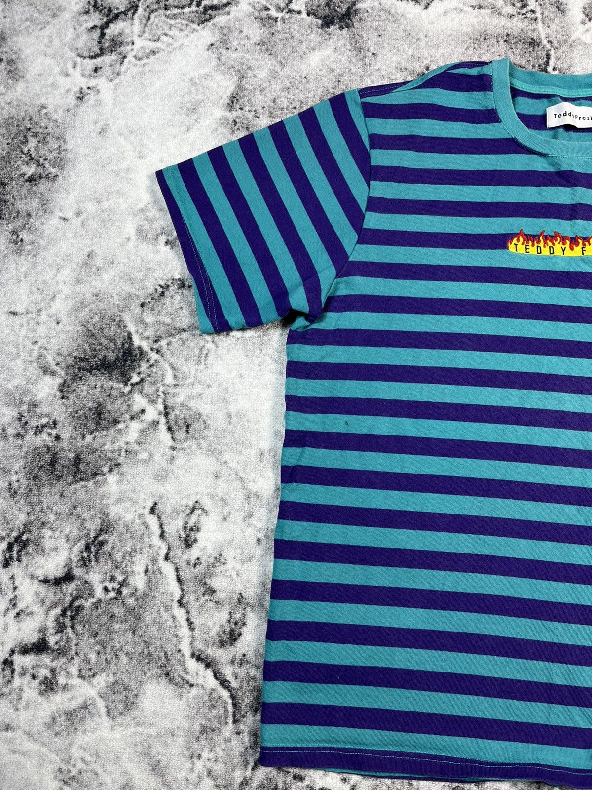 Teddy Fresh Vintage Teddy Fresh Striped Logo T-Shirt Streetwear Size US L / EU 52-54 / 3 - 2 Thumbnail