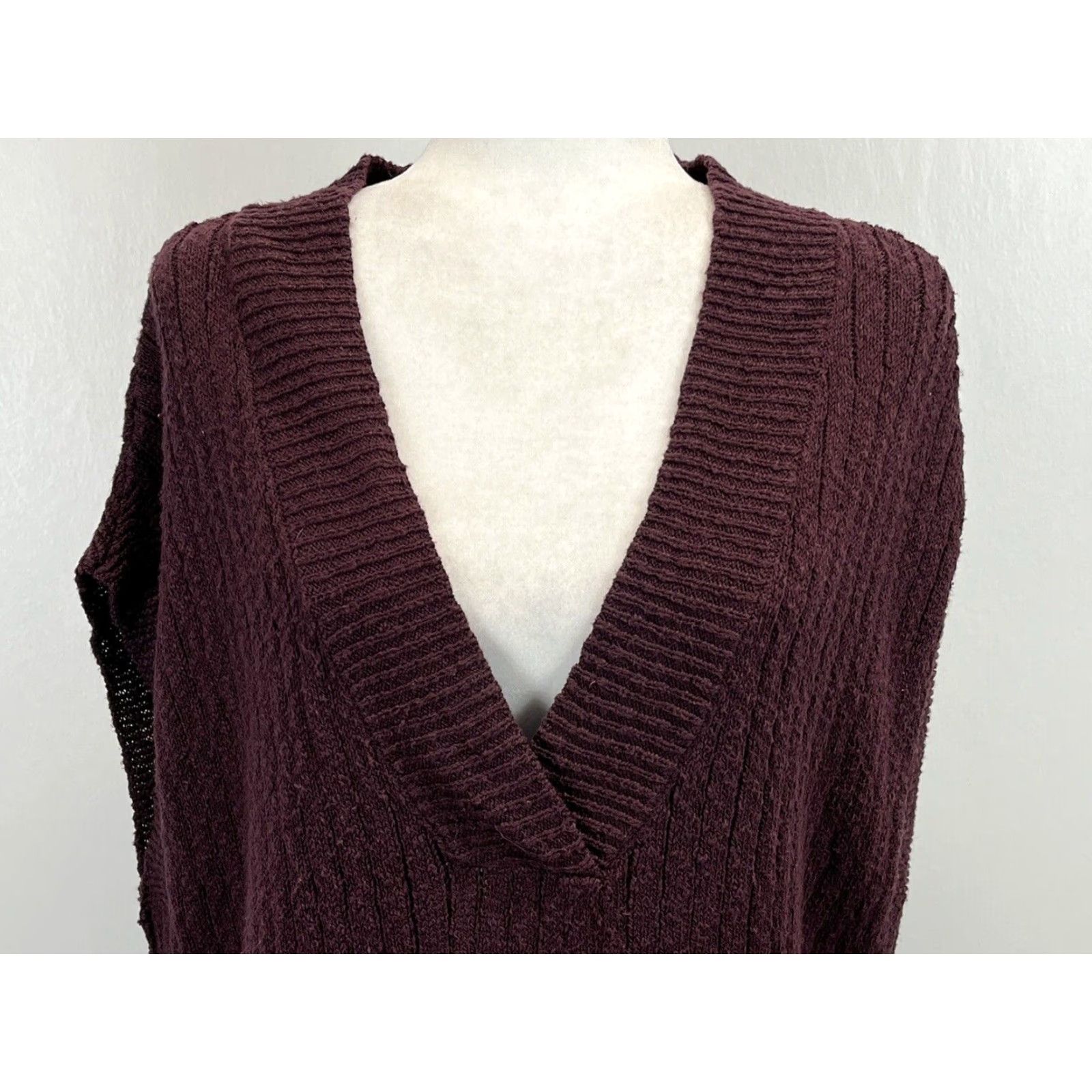 Free People Free People Clyde Vest Women M Maroon V-Neck Oversized Knit Mermaid Tail Size M / US 6-8 / IT 42-44 - 5 Thumbnail