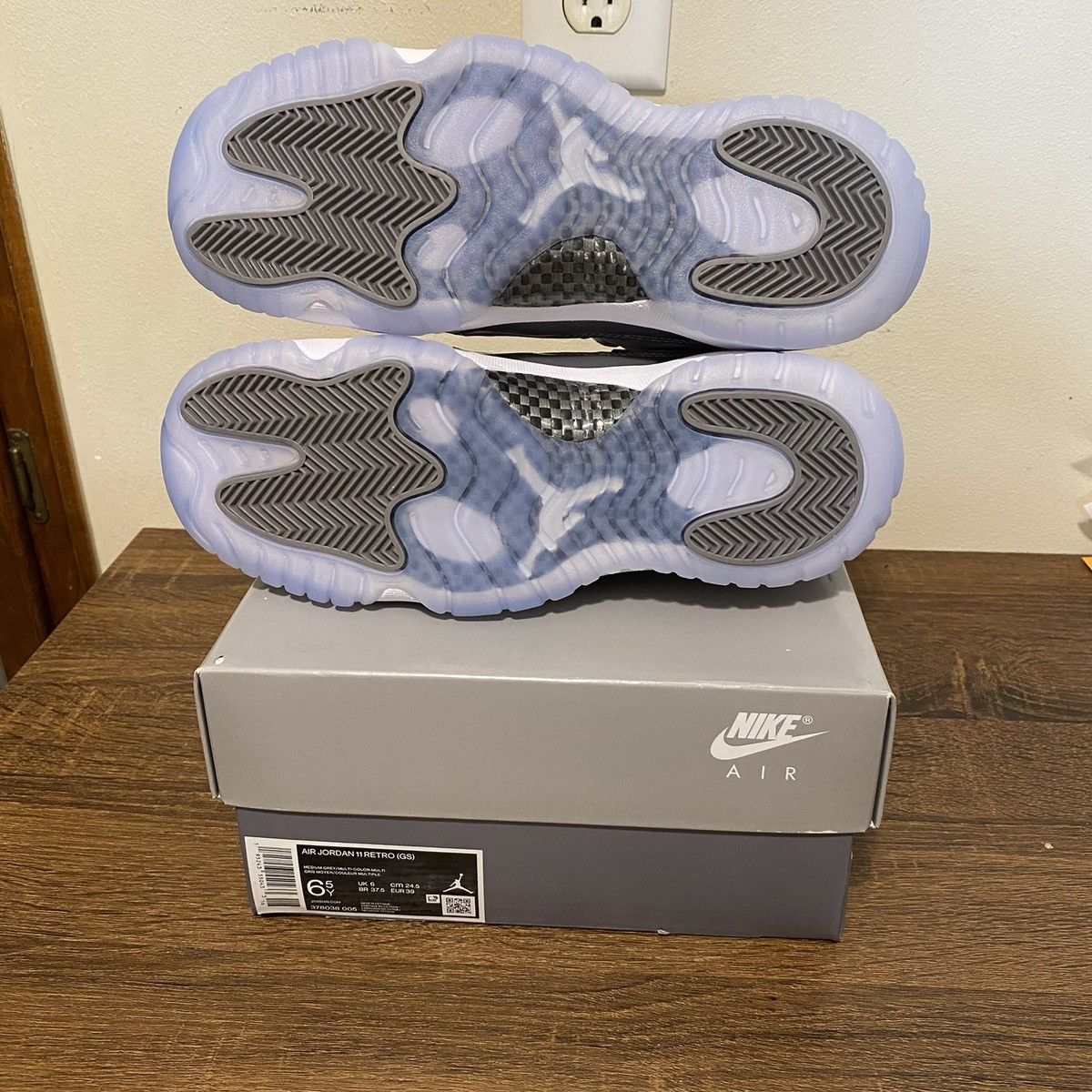 Jordan Brand Nike Air Jordan 11 Cool Grey 2021 GS 6.5Y 378038-005 NEW Size US 6.5 / EU 39-40 - 6 Thumbnail
