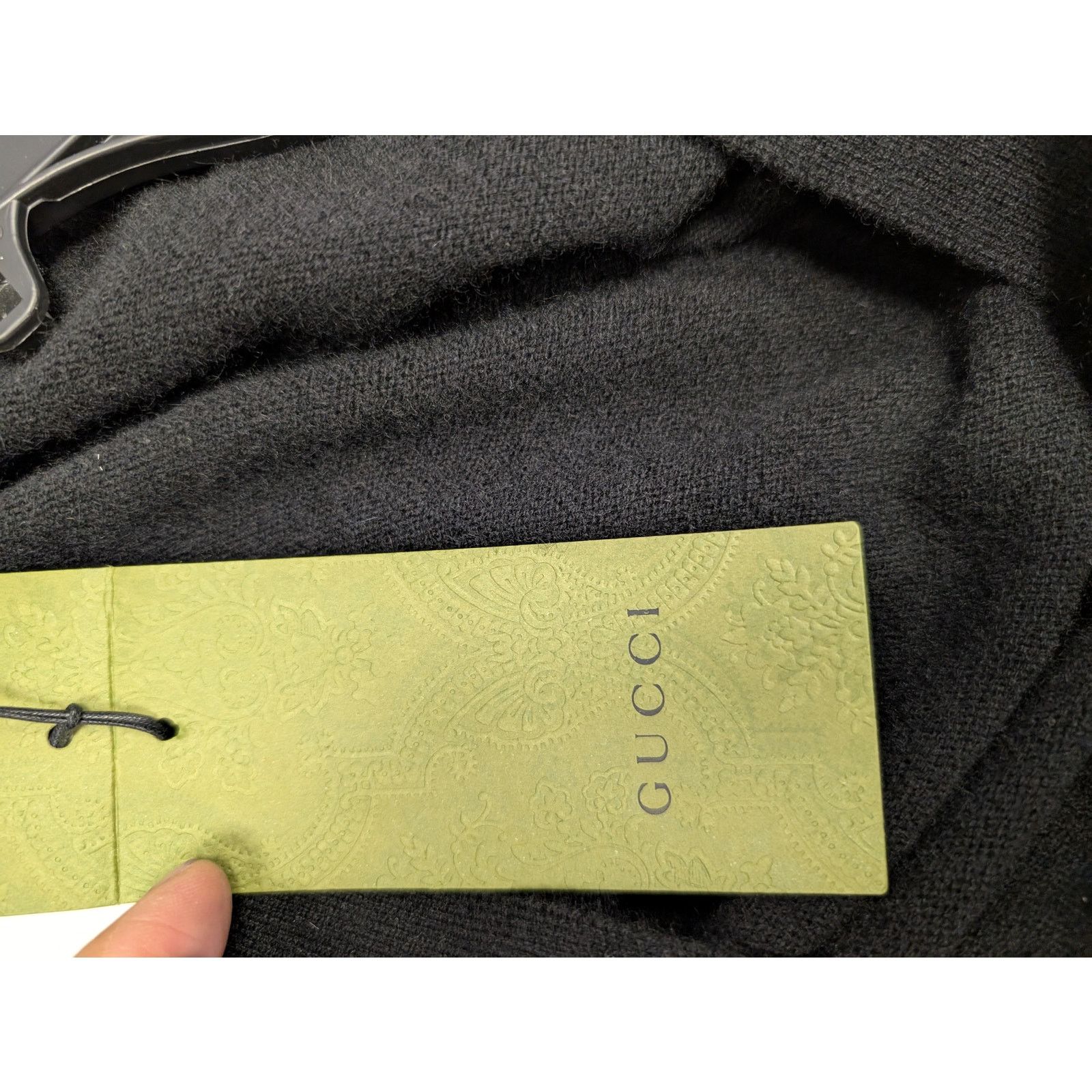 Gucci o1rshd1 100% Cashmere Cardigan Sweater With Logo in Black Size US S / EU 44-46 / 1 - 20 Thumbnail