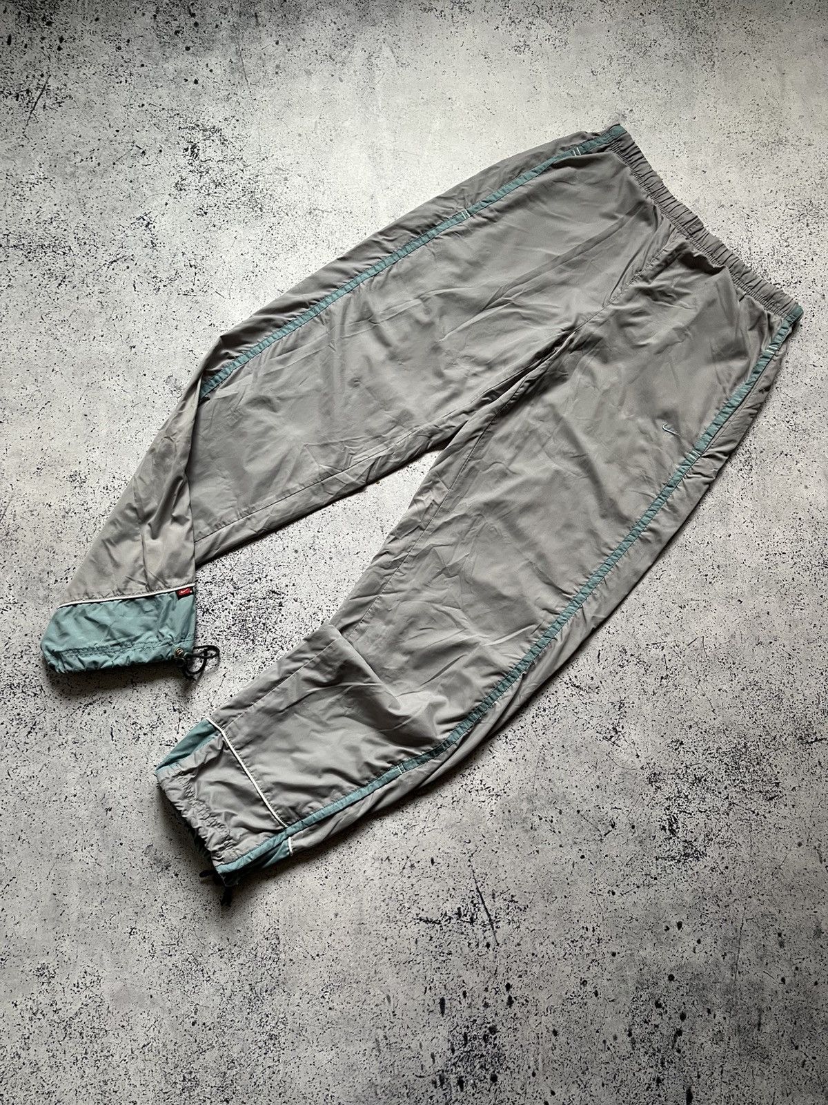 Nike Vintage Nike Drill Track Pants Mini Swoosh Baggy Joggers 90s Size US 32 / EU 48 - 1 Thumbnail